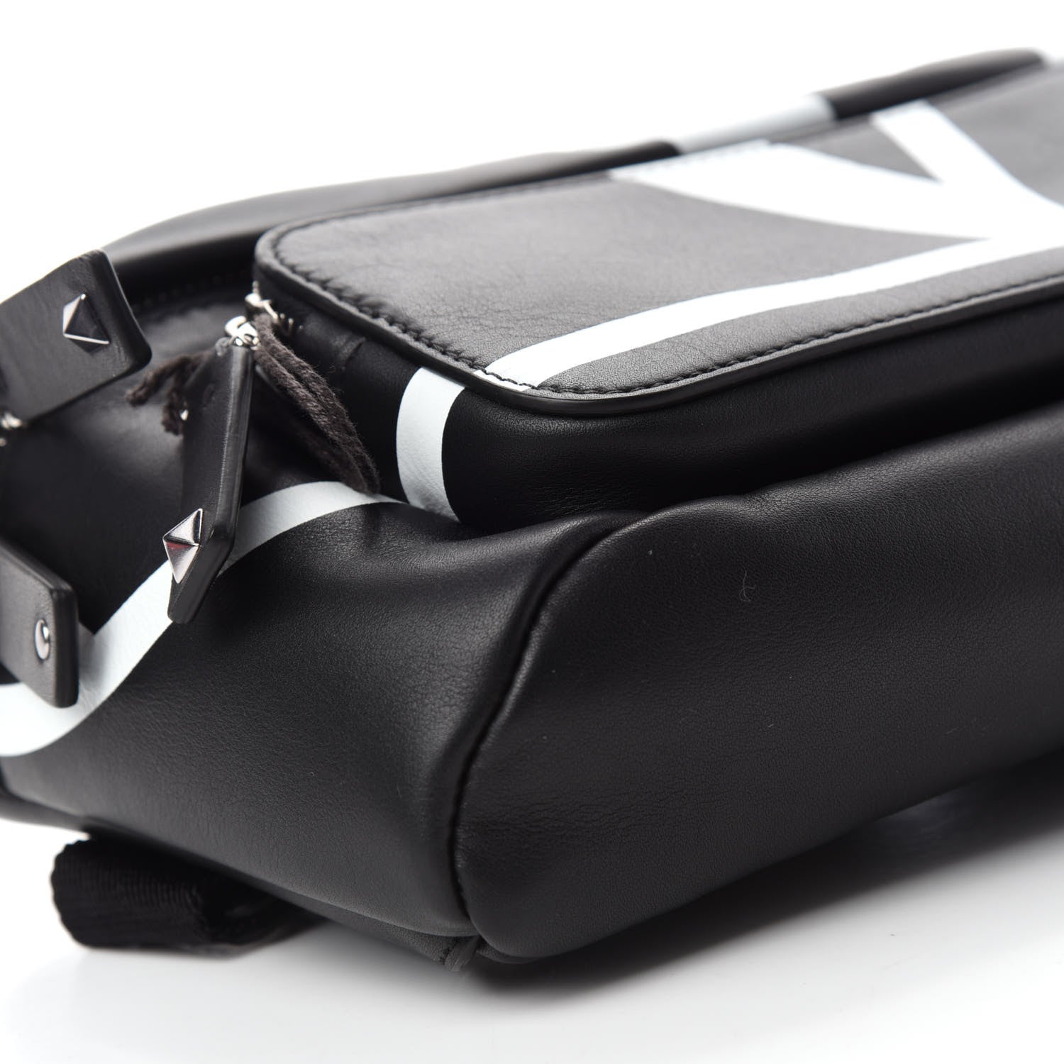 Valentino Garavani Calfskin Go Logo Belt Bag Black White 6 of 10