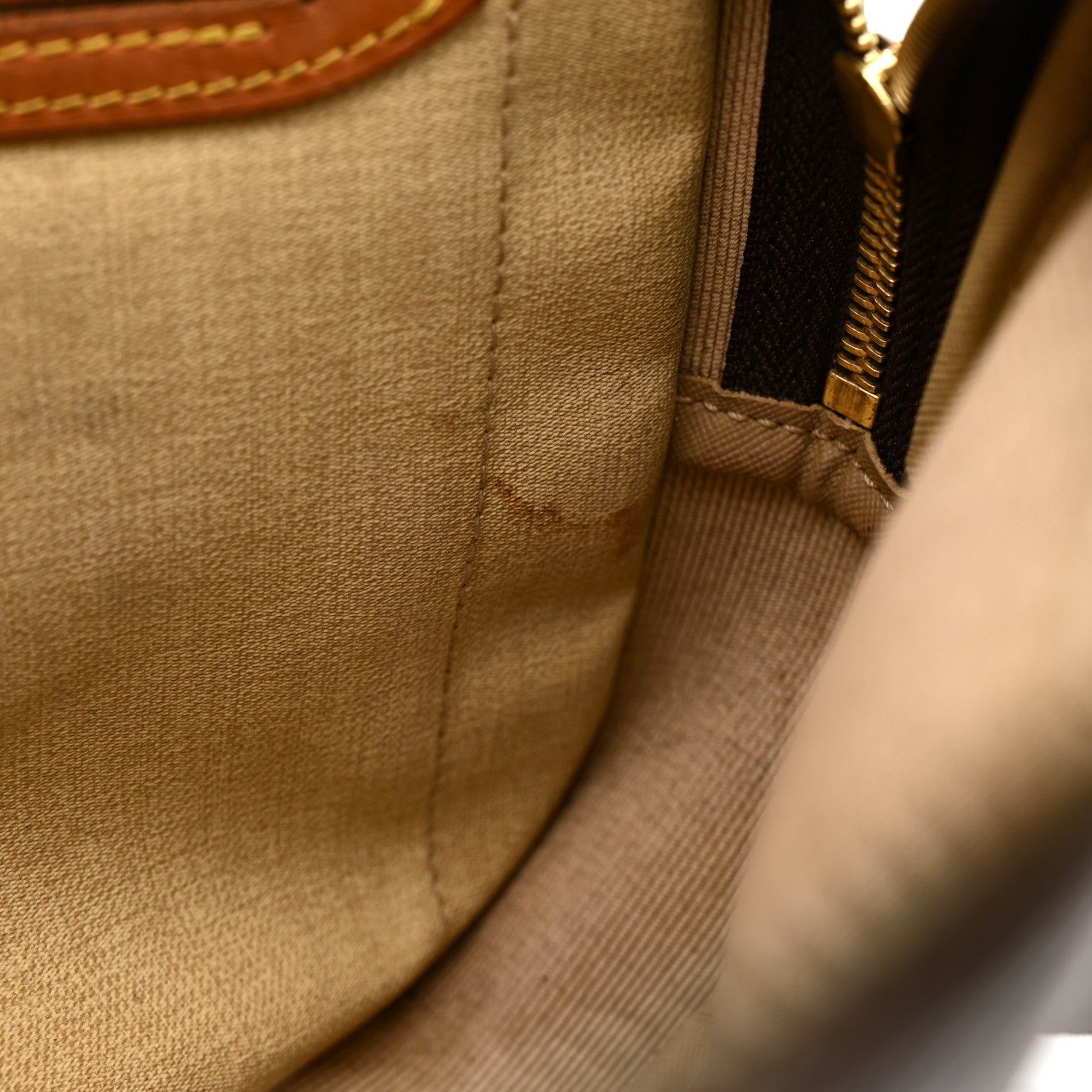 Louis Vuitton Monogram Reporter PM 15 of 22