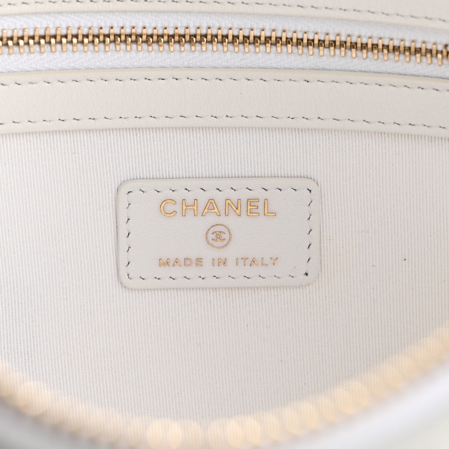 Chanel Calfskin Crocodile Embossed Cocodile Medium Cosmetic Case White Gold 6 of 8