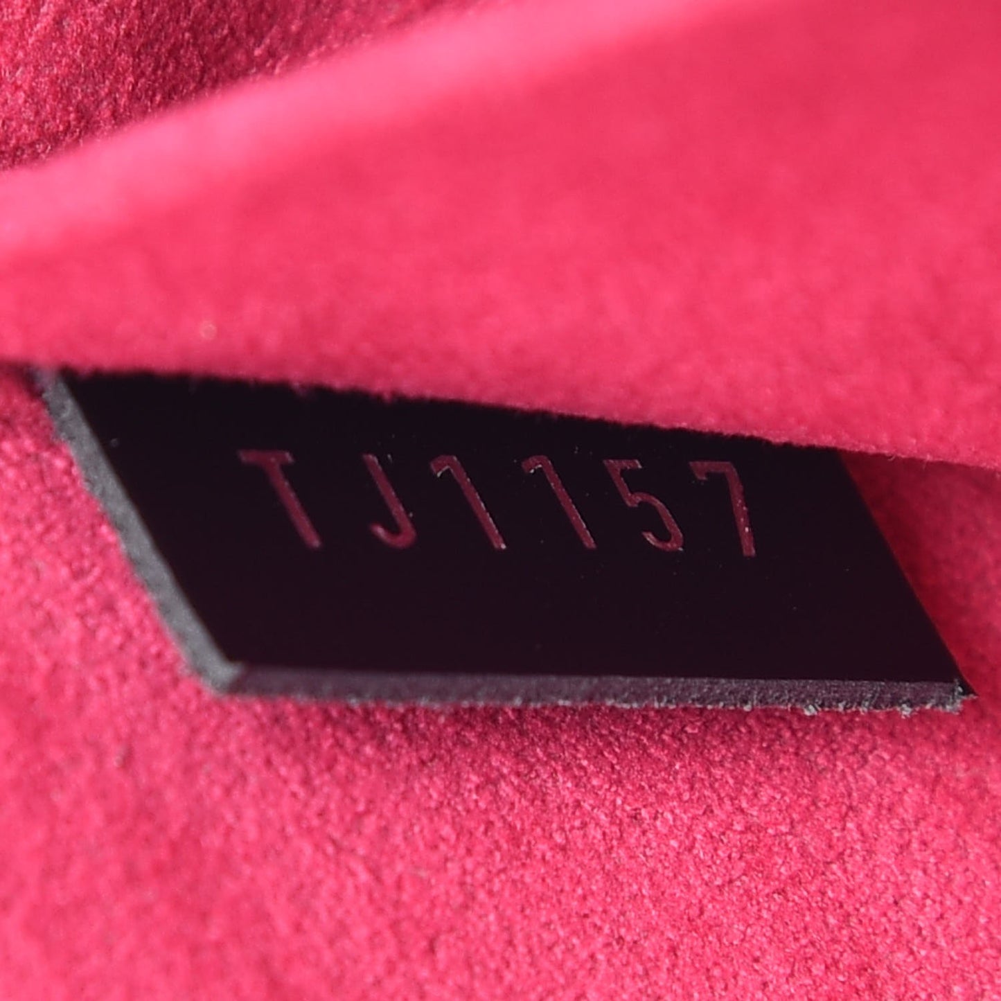 Epi Pochette Felicie Black Hot Pink