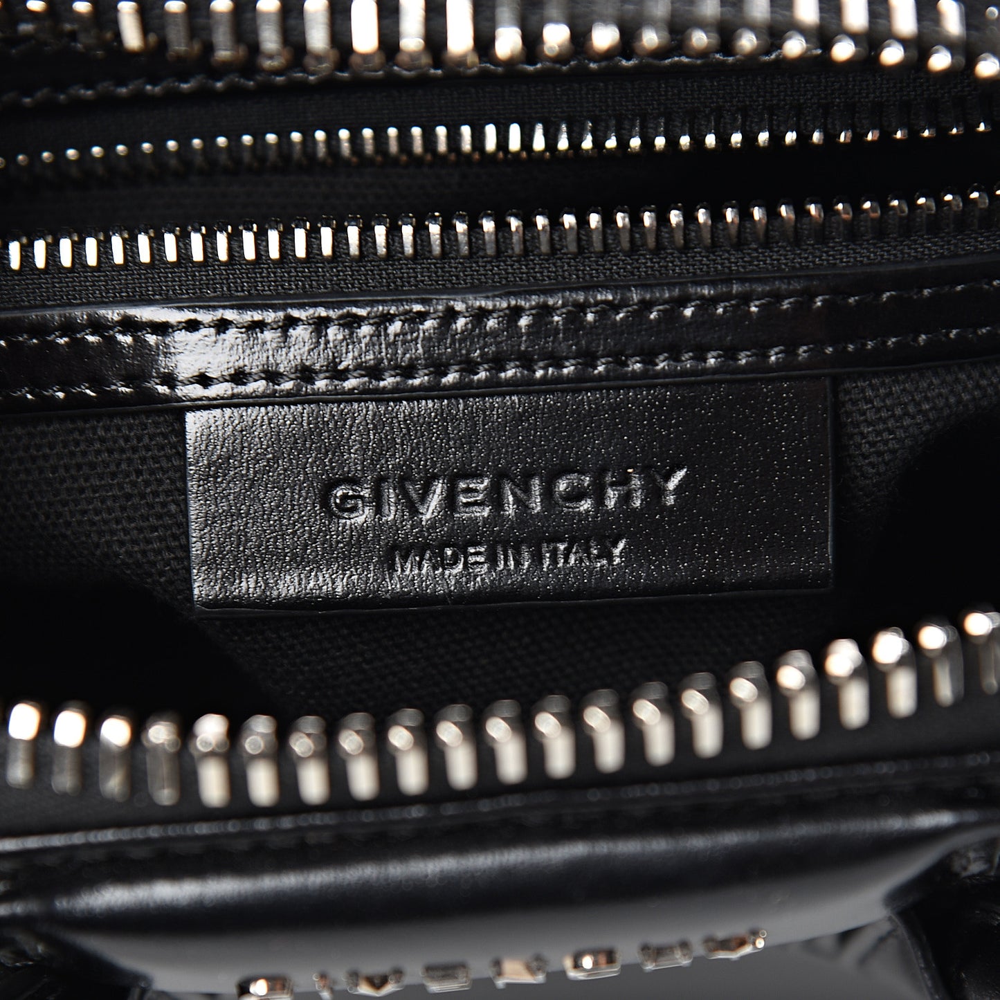 Shiny Lord Calfskin Mini Antigona Black