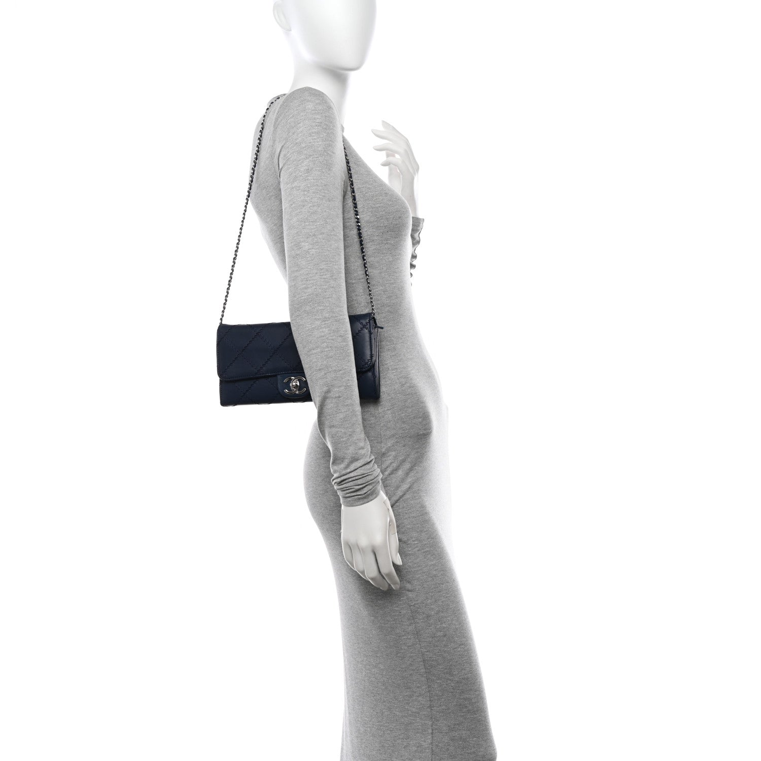 Chanel Lambskin Ultimate Stitch Clutch Flap Navy Blue 2 of 17