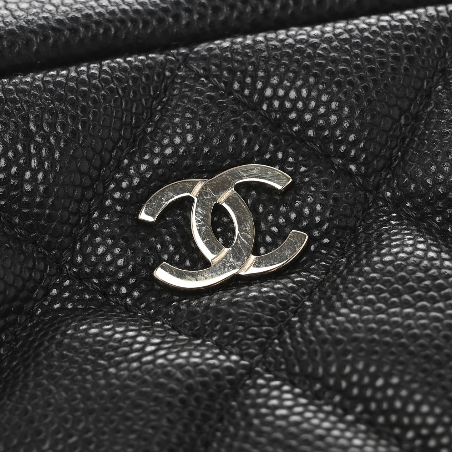 Caviar Quilted Medium Curvy Pouch Cosmetic Case Black