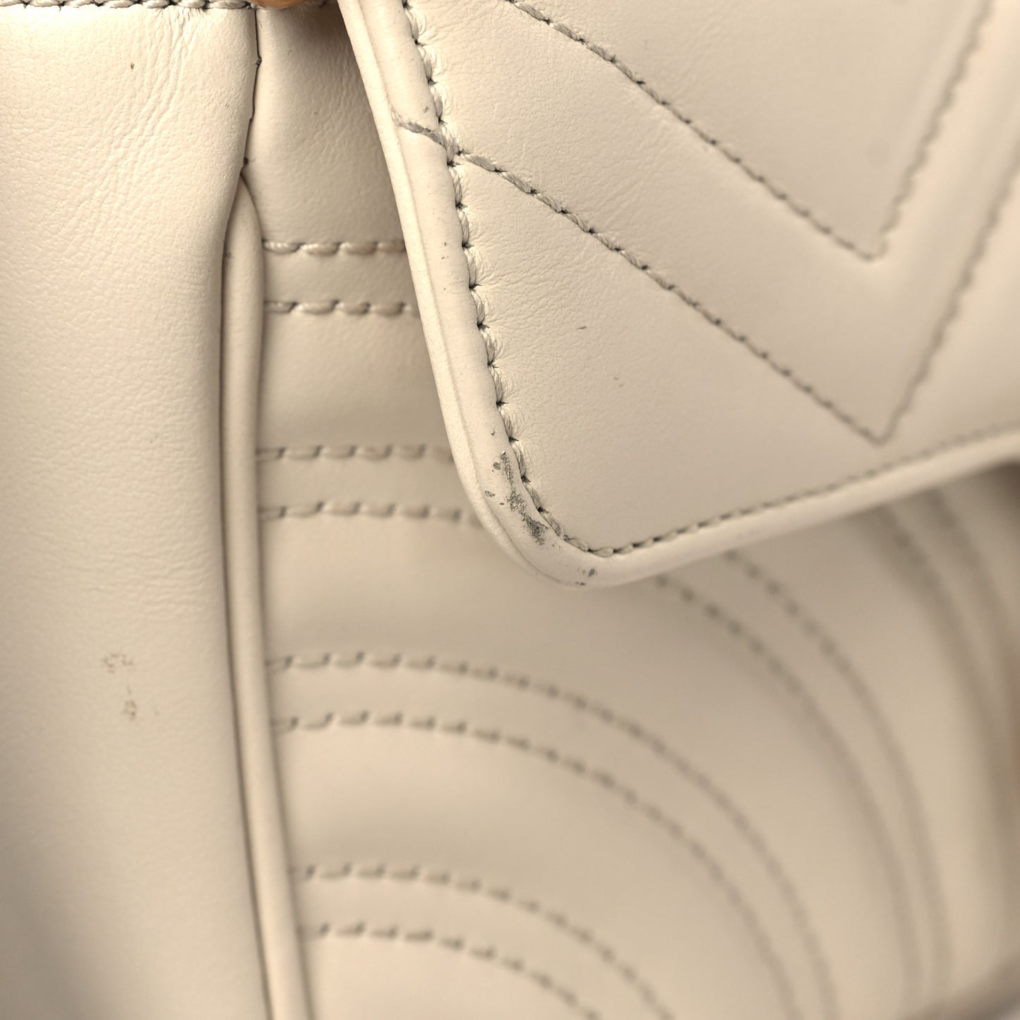 Calfskin Matelasse Mini GG Marmont Shoulder Bag White