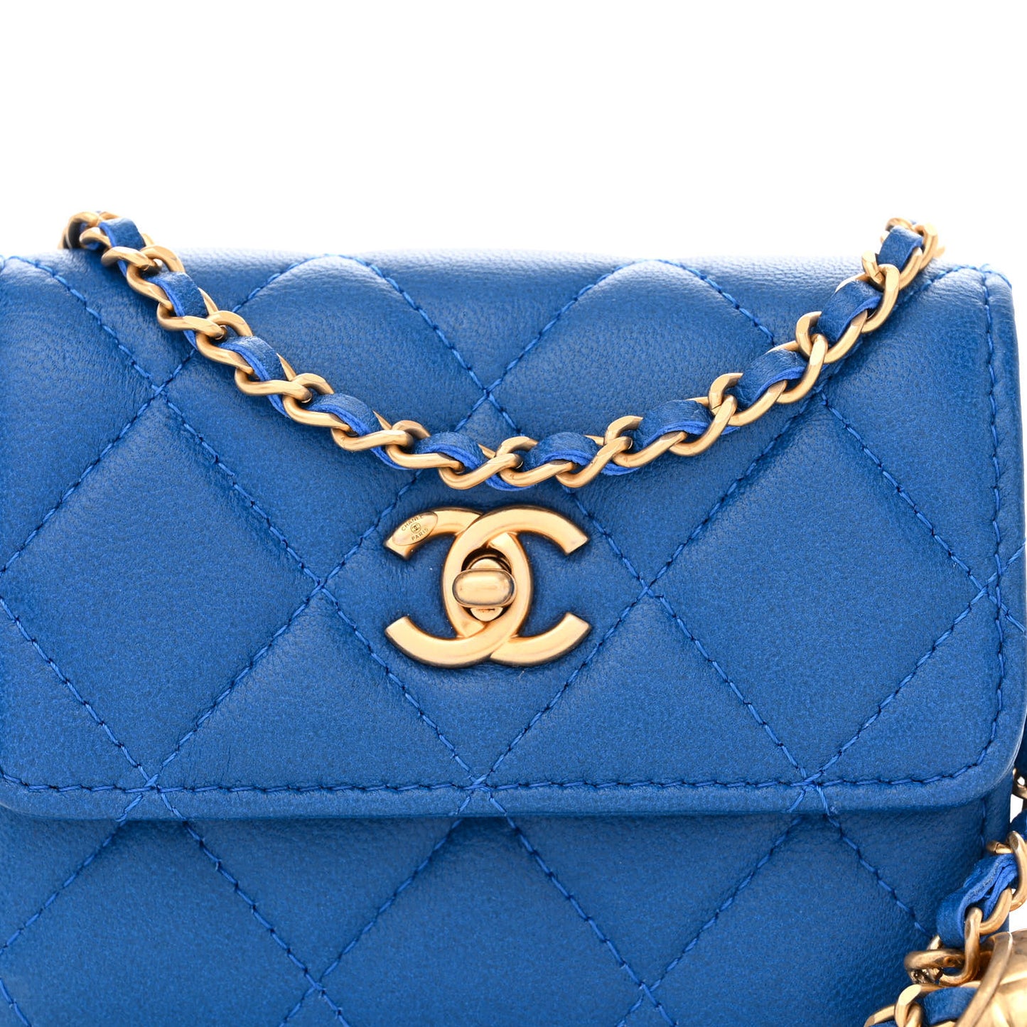 Lambskin Quilted Pearl Crush Clutch With Chain Blue