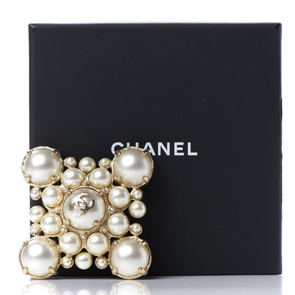 Chanel Pearl CC Brooch Gold 5 of 5