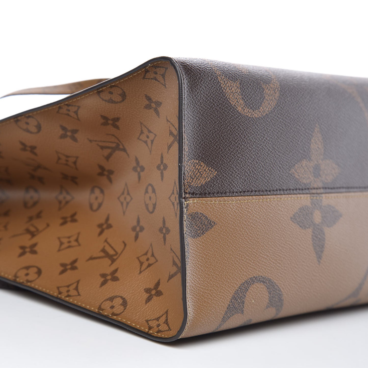 Reverse Monogram Giant Onthego GM
