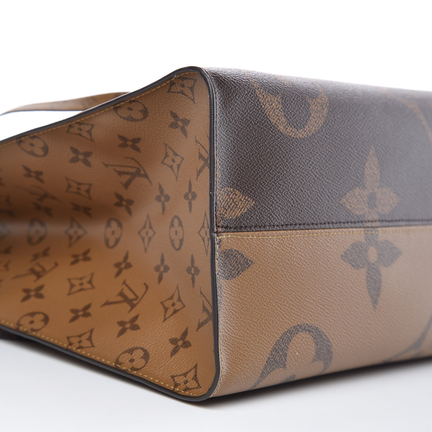 Louis Vuitton Reverse Monogram Giant Onthego GM 9 of 10