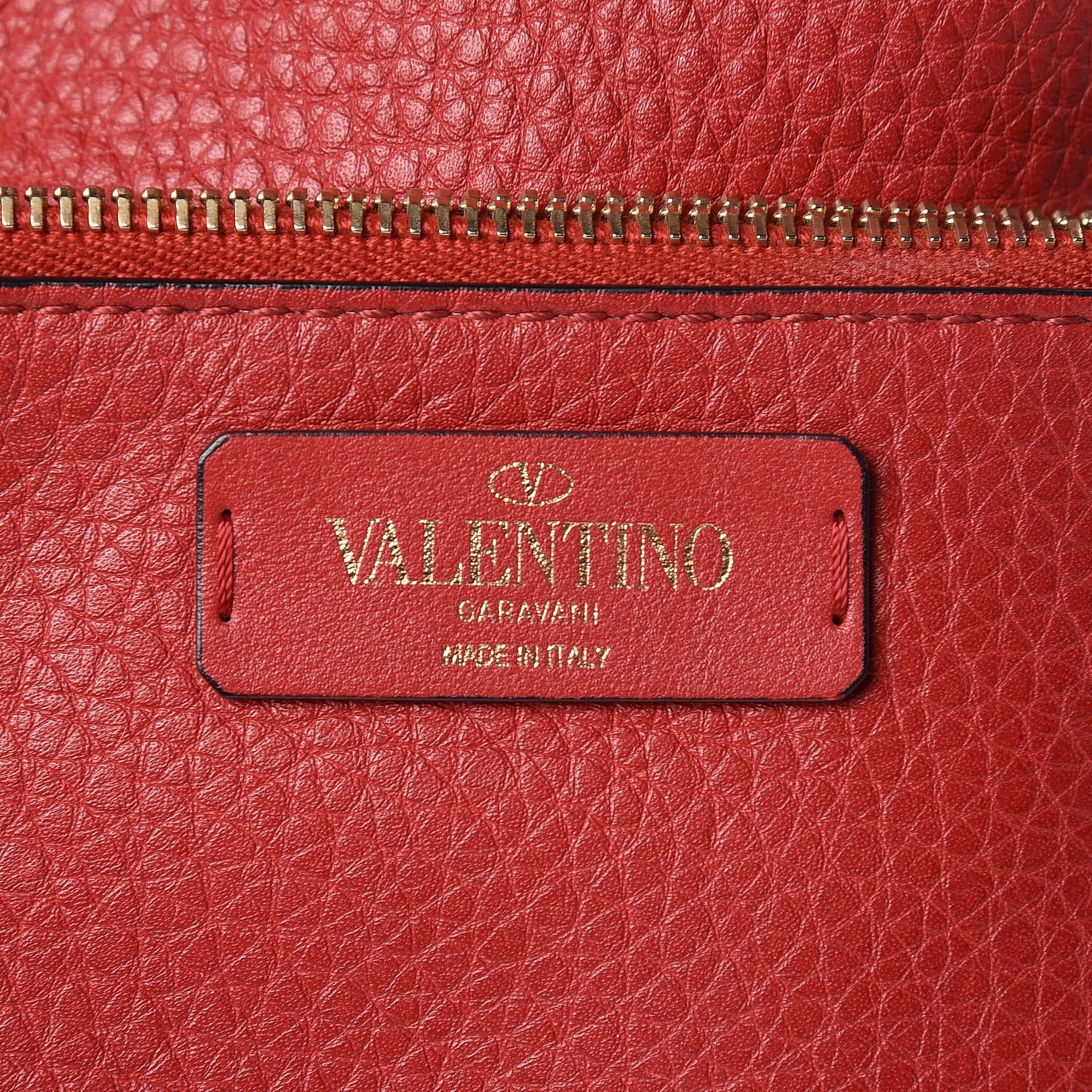 Pebbled Calfskin Small Rockstud Bucket Bag Red