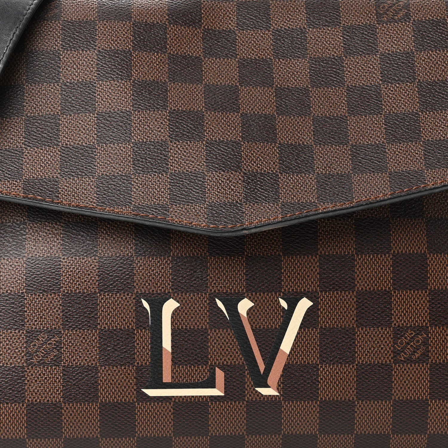Louis Vuitton Damier Ebene Beaubourg MM 7 of 11
