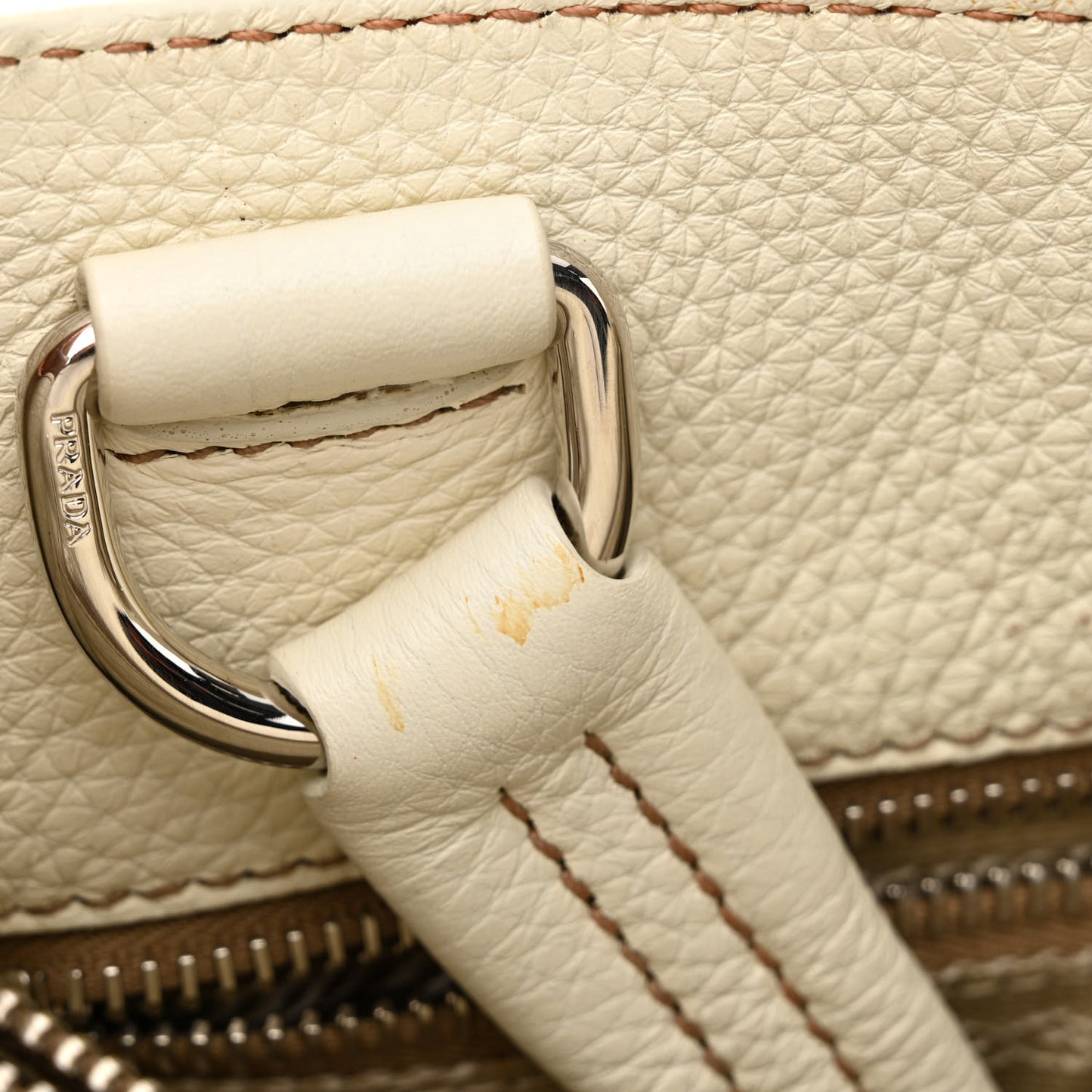 Vitello Daino Shoulder Bag White
