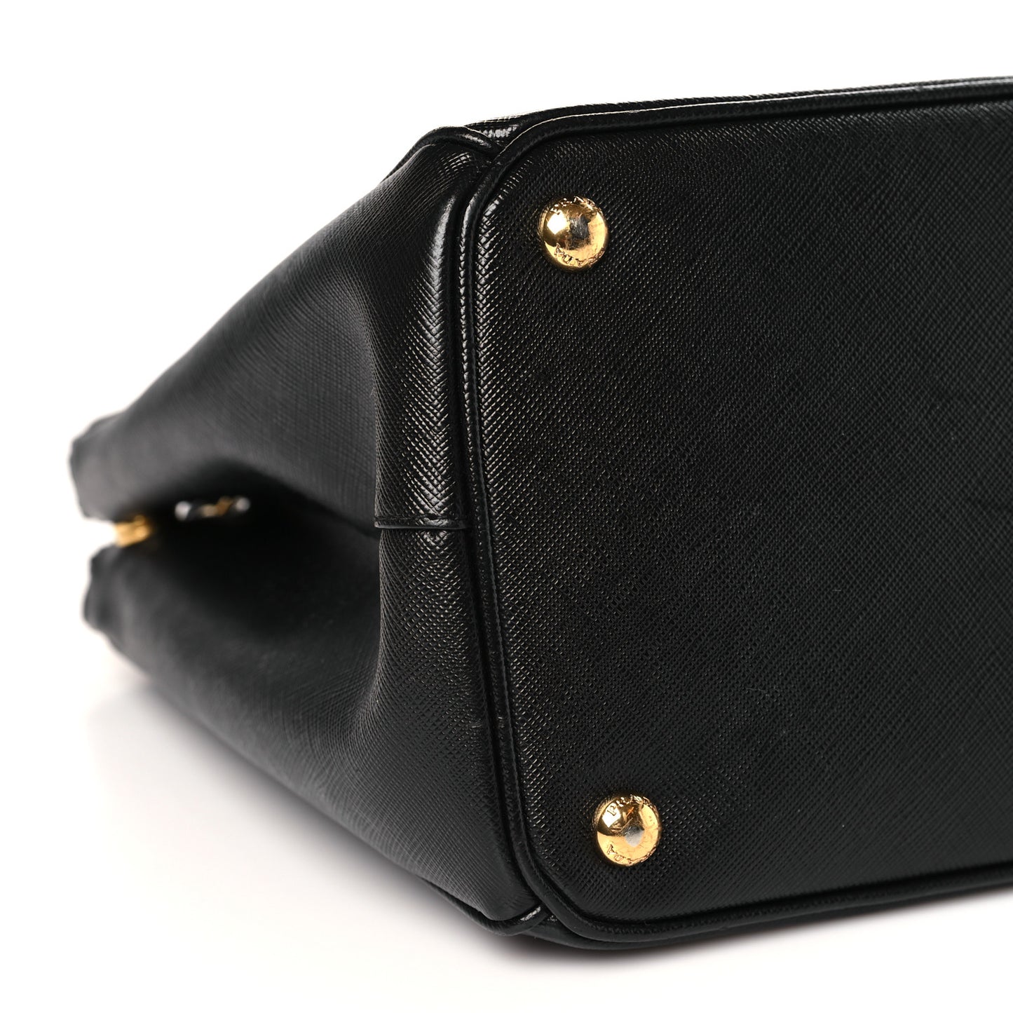 Saffiano Medium Galleria Double Zip Tote Black
