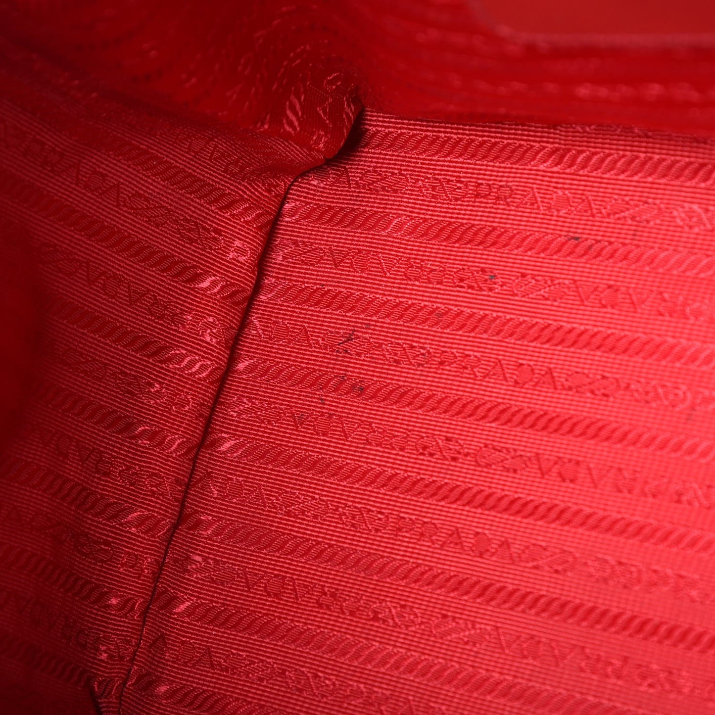 Saffiano Lux Large Tote Rosso