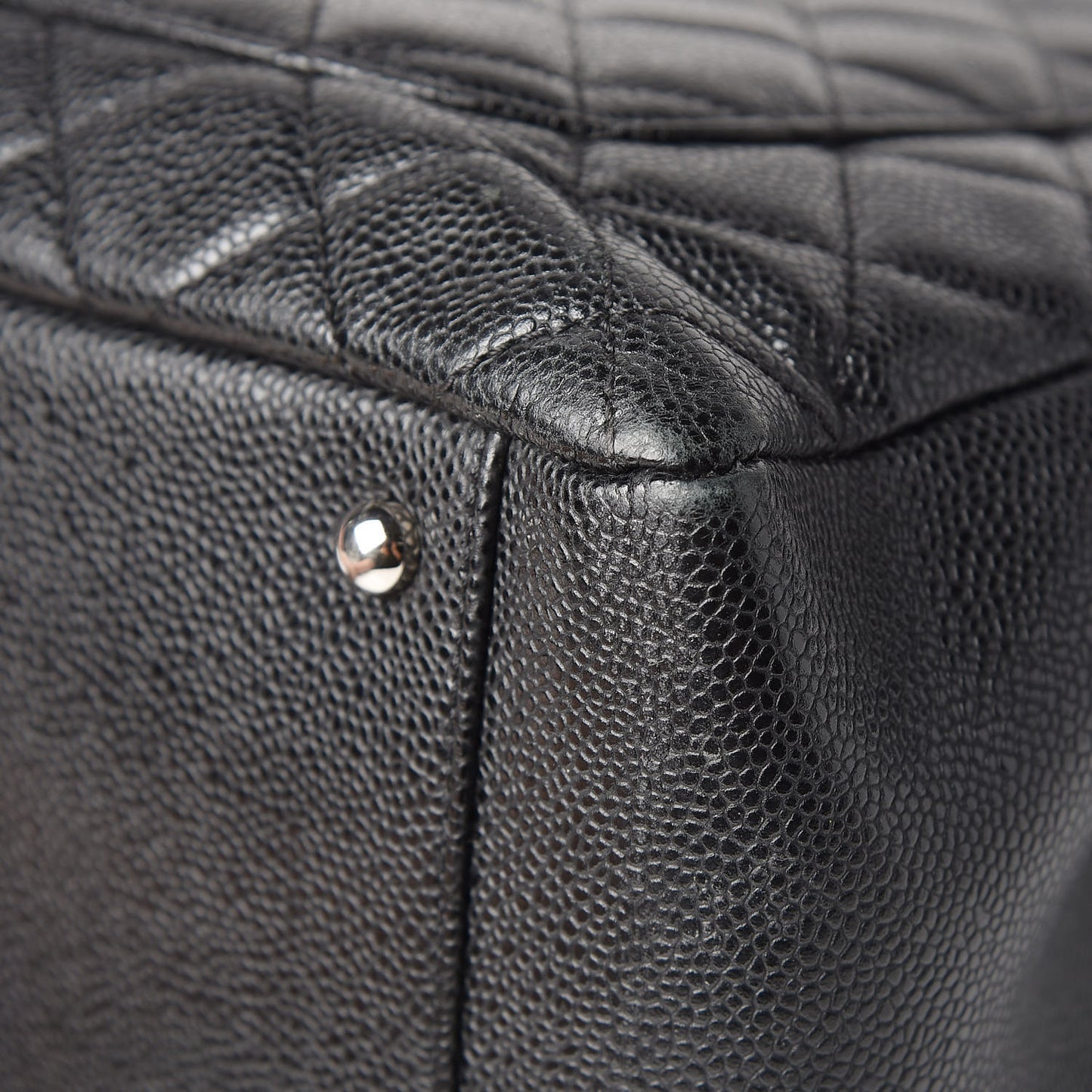 Caviar Quilted XL Grand Shopping Tote GST Black