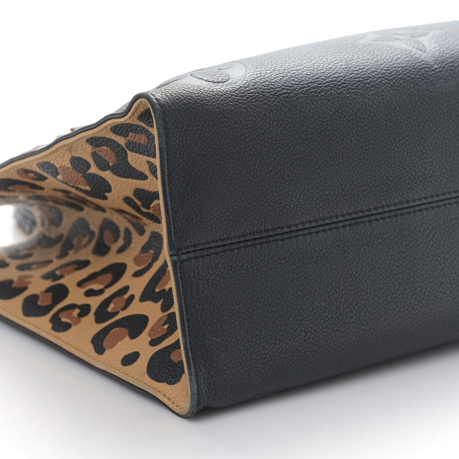 Louis Vuitton Empreinte Monogram Giant Wild At Heart Onthego MM Black 7 of 8