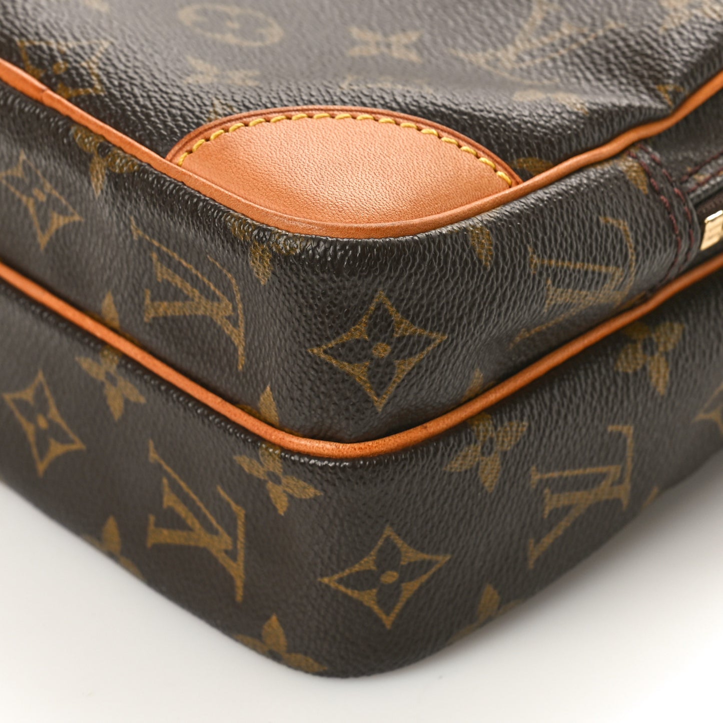 Monogram Amazone