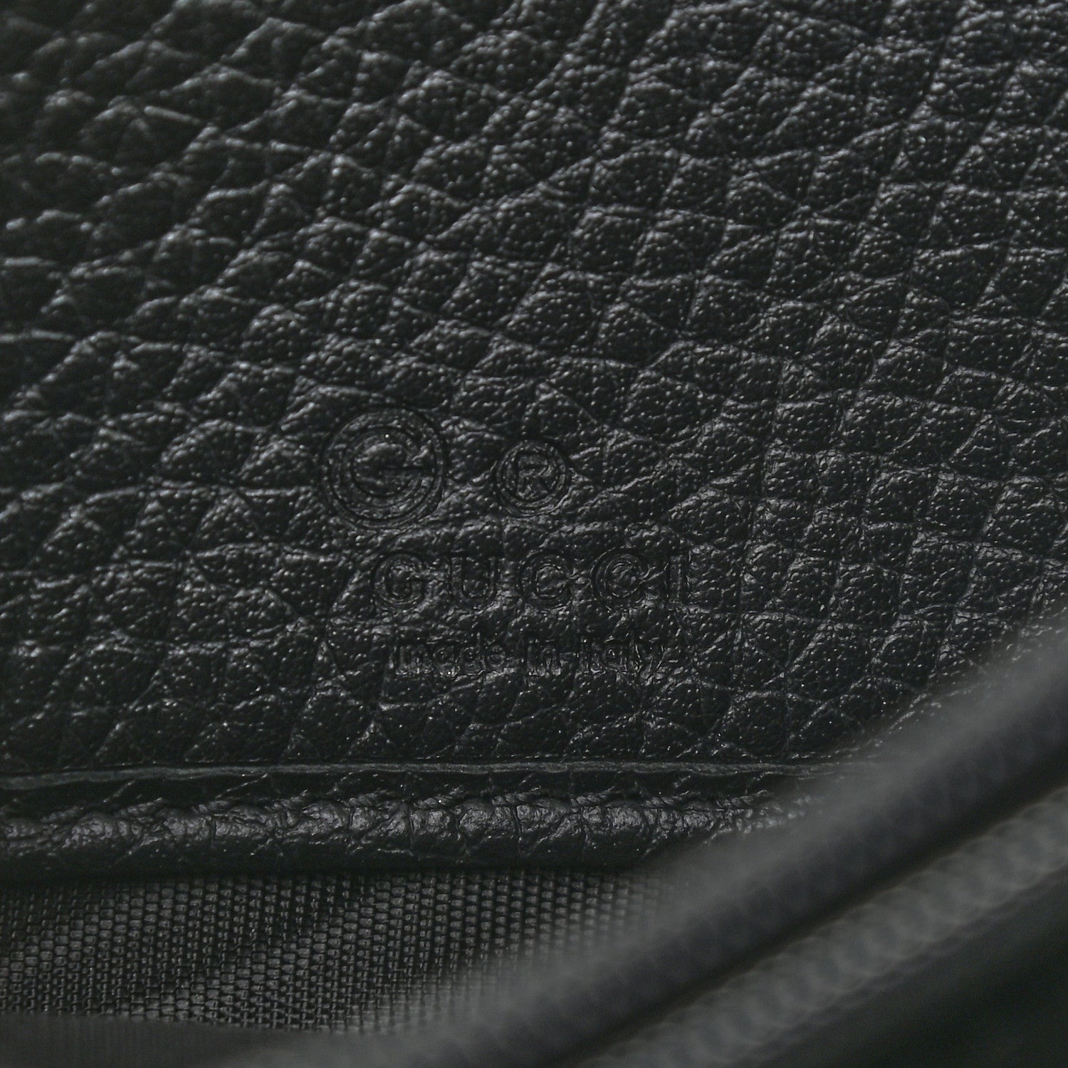 Gucci Pebbled Calfskin Small Soho Zip Around Wallet Black 6 of 13