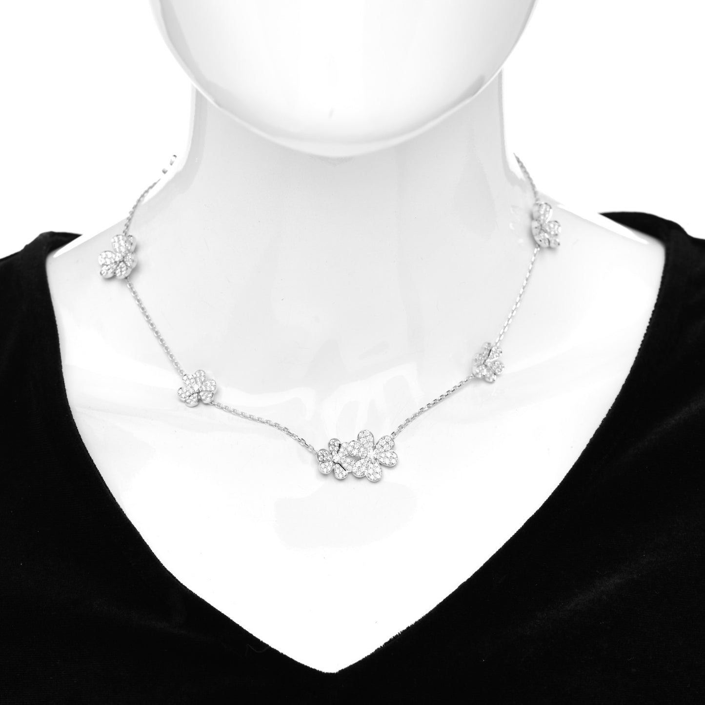 18K White Gold Diamond 9 Motifs Frivole Necklace