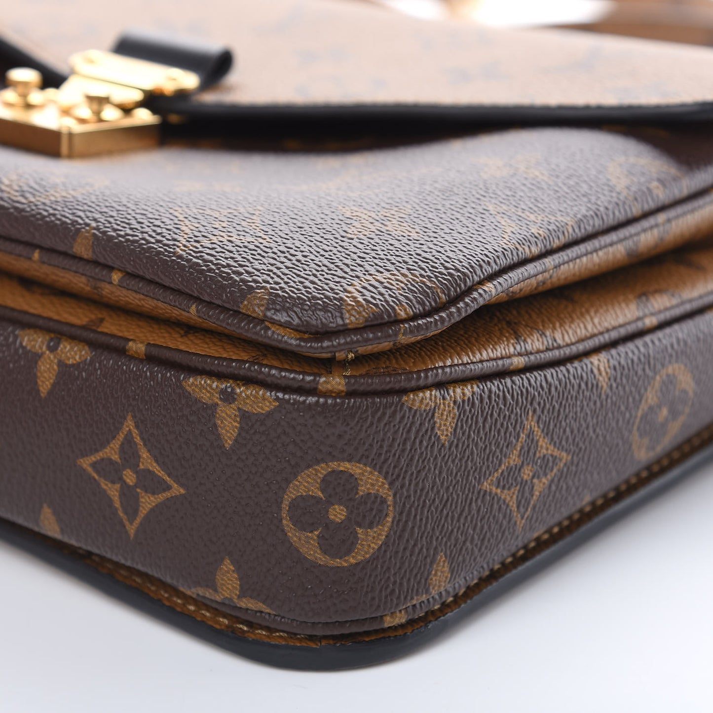 Reverse Monogram Pochette Metis