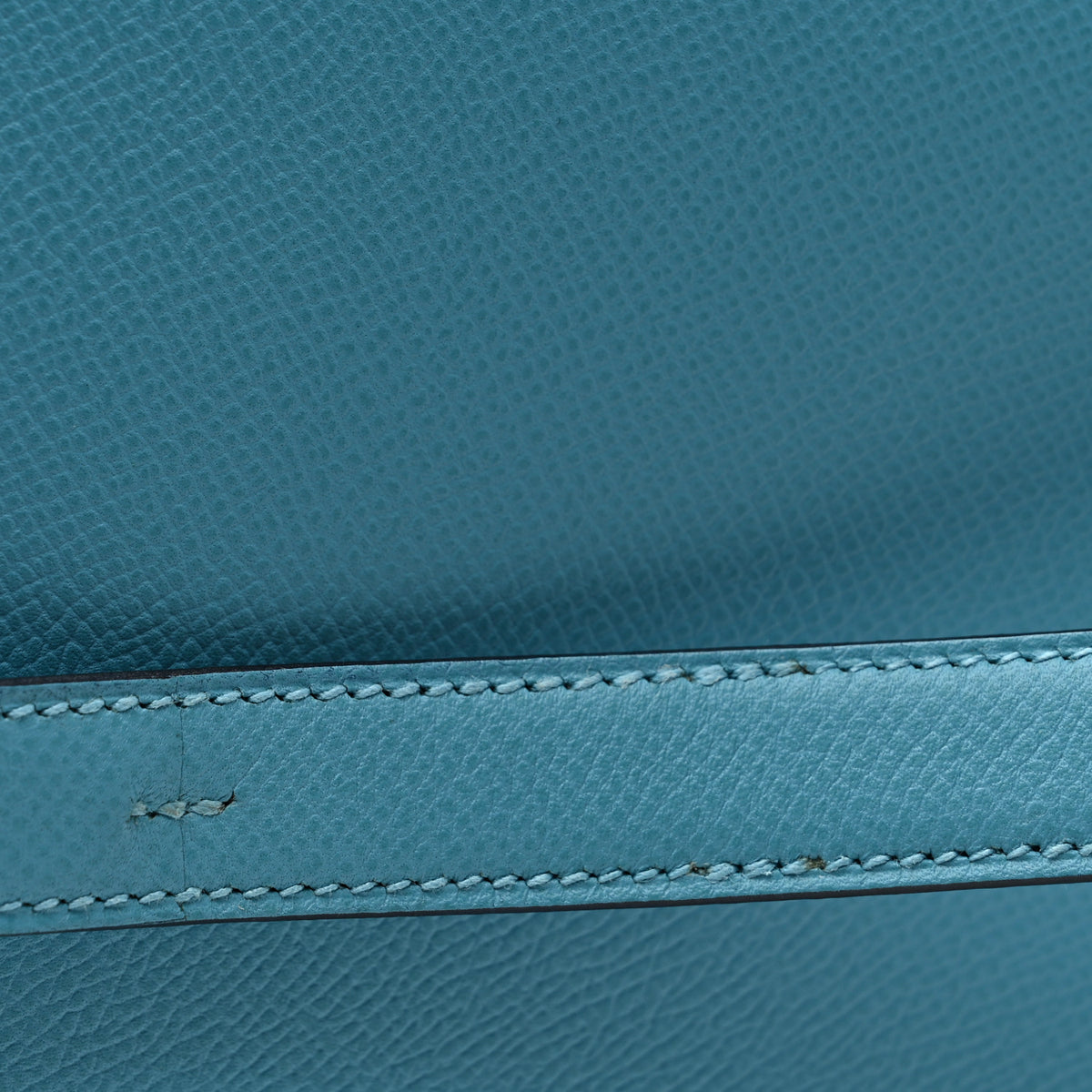 Epsom Enamel Constance 24 Bleu Du Nord Rouge