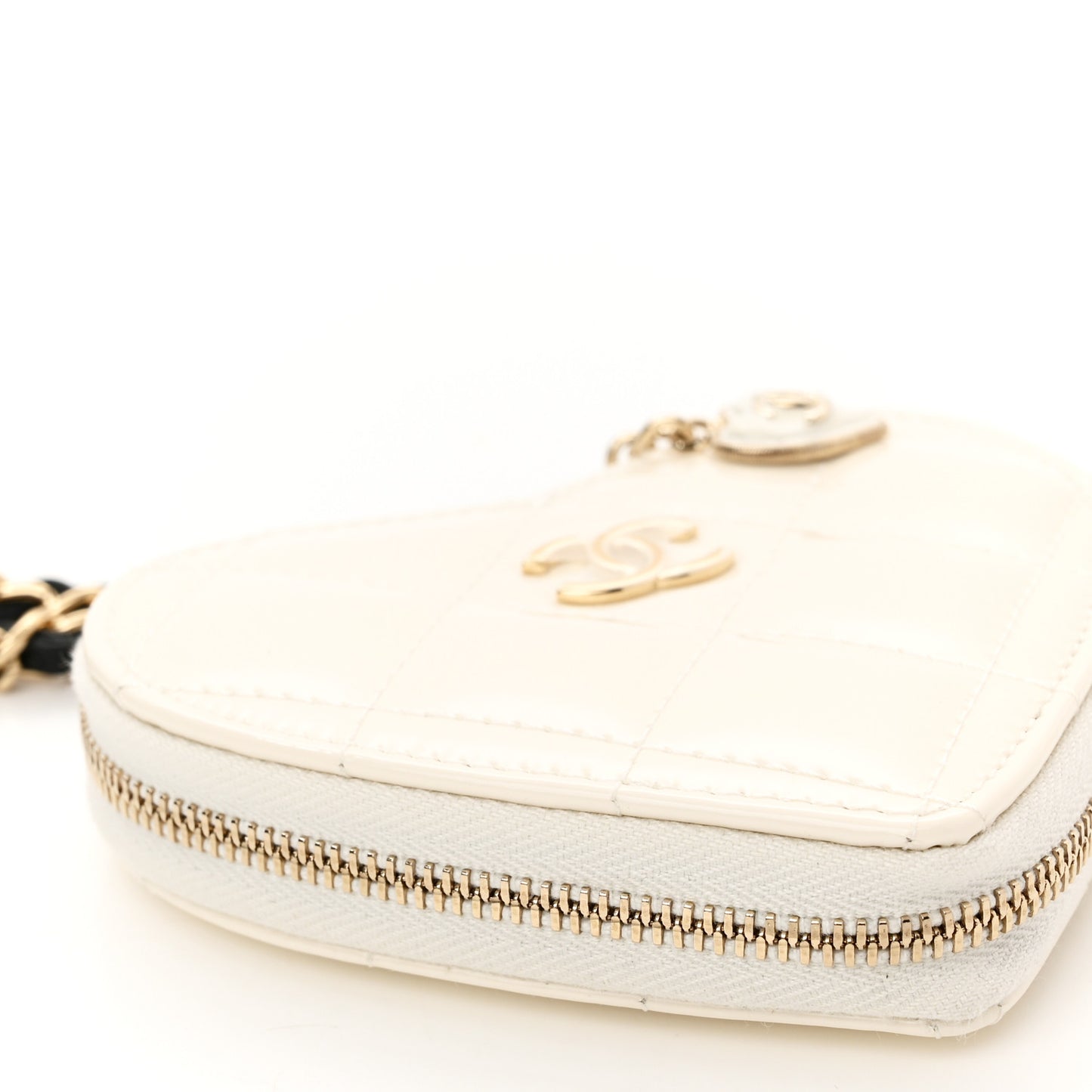 Patent Calfskin Resin Quilted CC Heart Clutch With Chain Black
