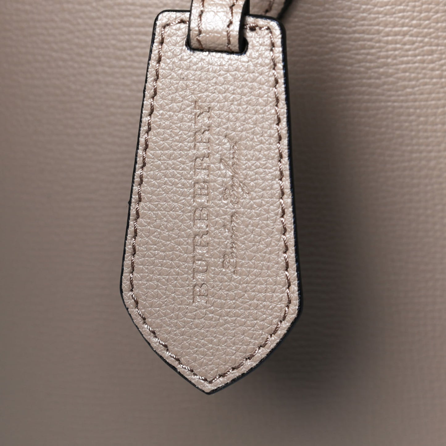 Grainy Calfskin Haymarket Check Medium Ardwell Zip Tote Camel