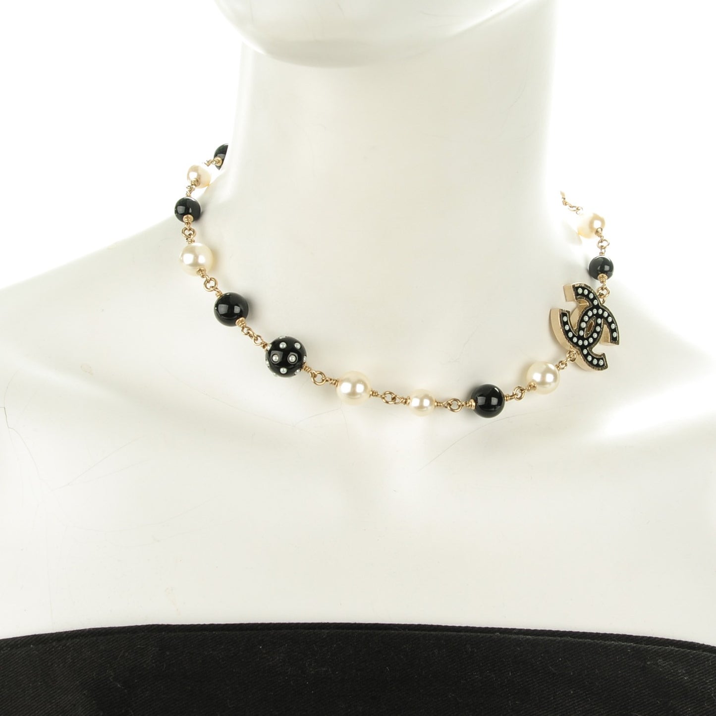 Pearl Beaded CC Short Necklace Gold Black