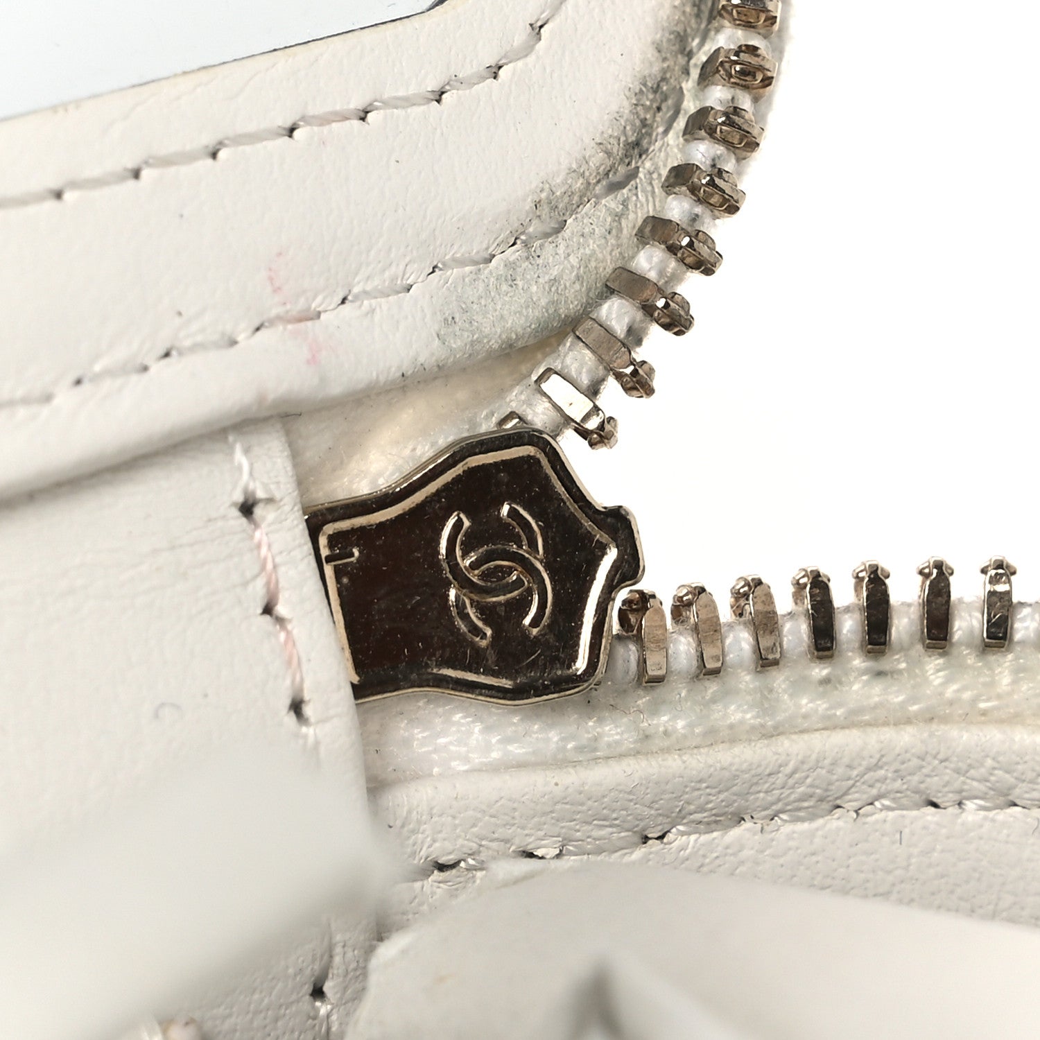 Chanel Shiny Caviar Quilted Pick Me Up Vanity Case White 10 of 11