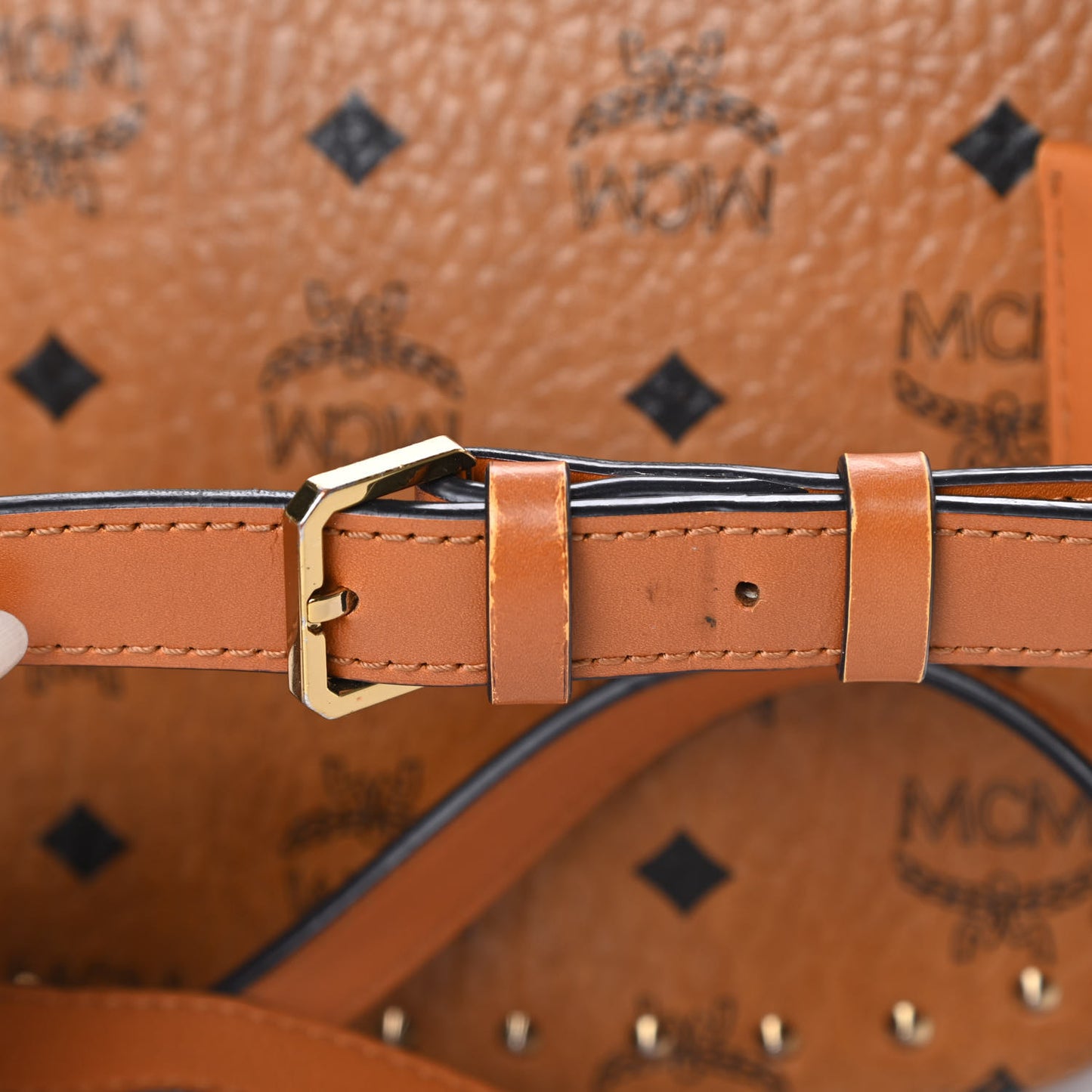 Visetos Studded Victory Patch Patricia Shoulder Bag Cognac