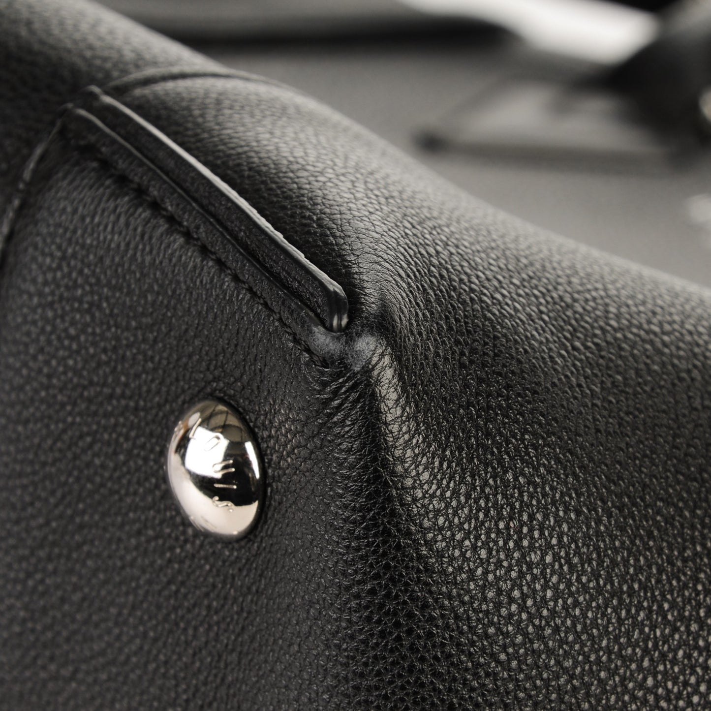 Veau Cachemire Soft Lockit PM Black