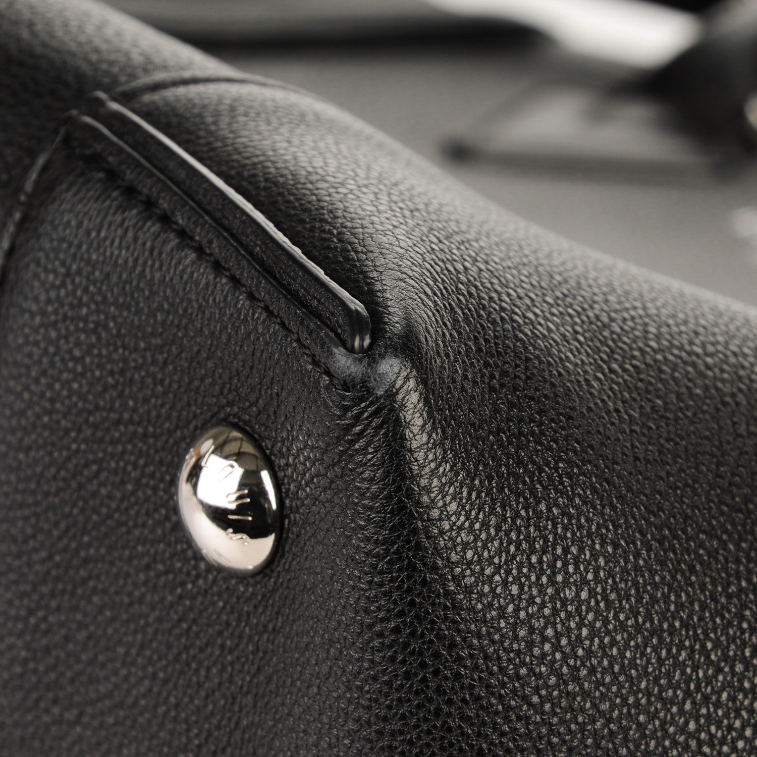 Louis Vuitton Veau Cachemire Soft Lockit PM Black 8 of 8