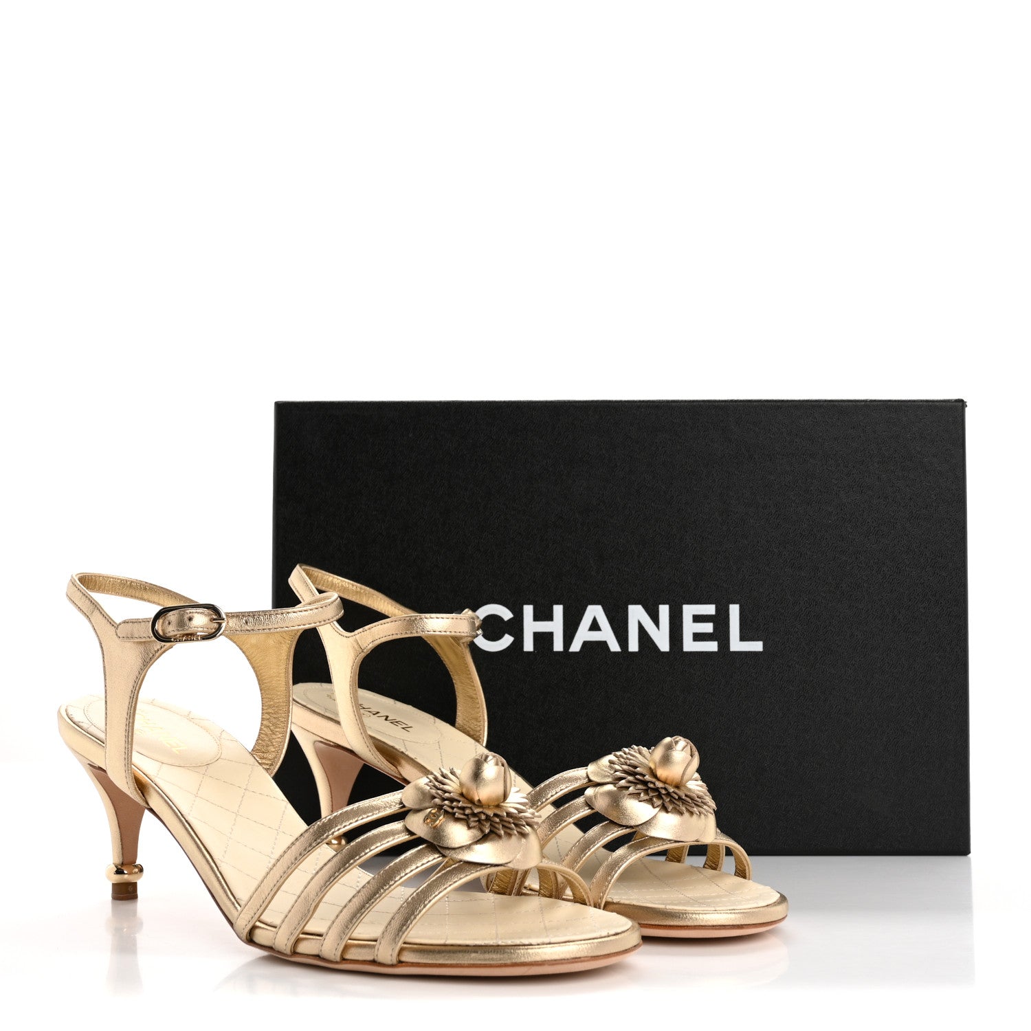 CHANEL ゴールド　パンプス　35 Chanel Metallic Lambskin Camellia Sandals 40 Gold 1693584