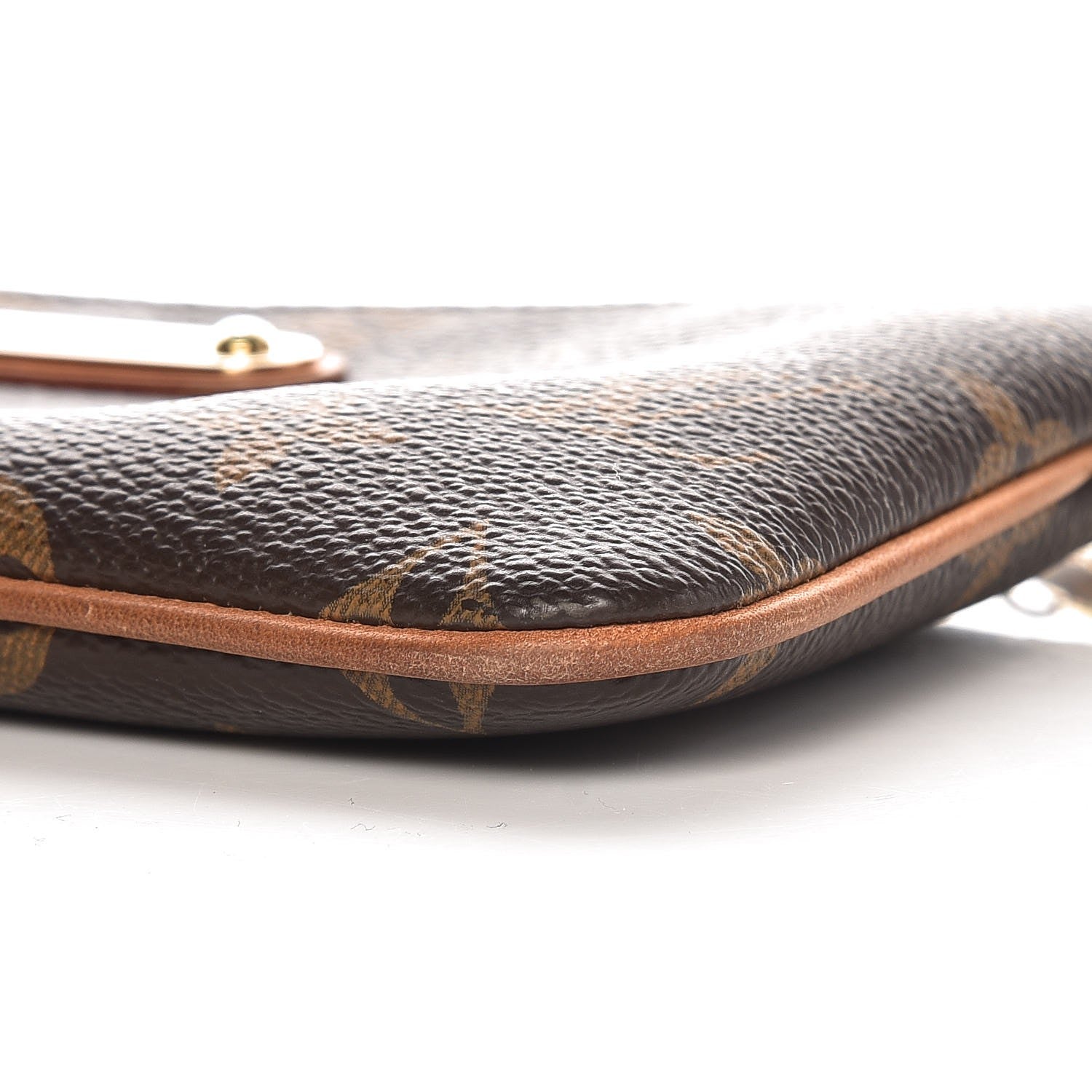 Louis Vuitton Monogram Pochette Milla MM 9 of 12