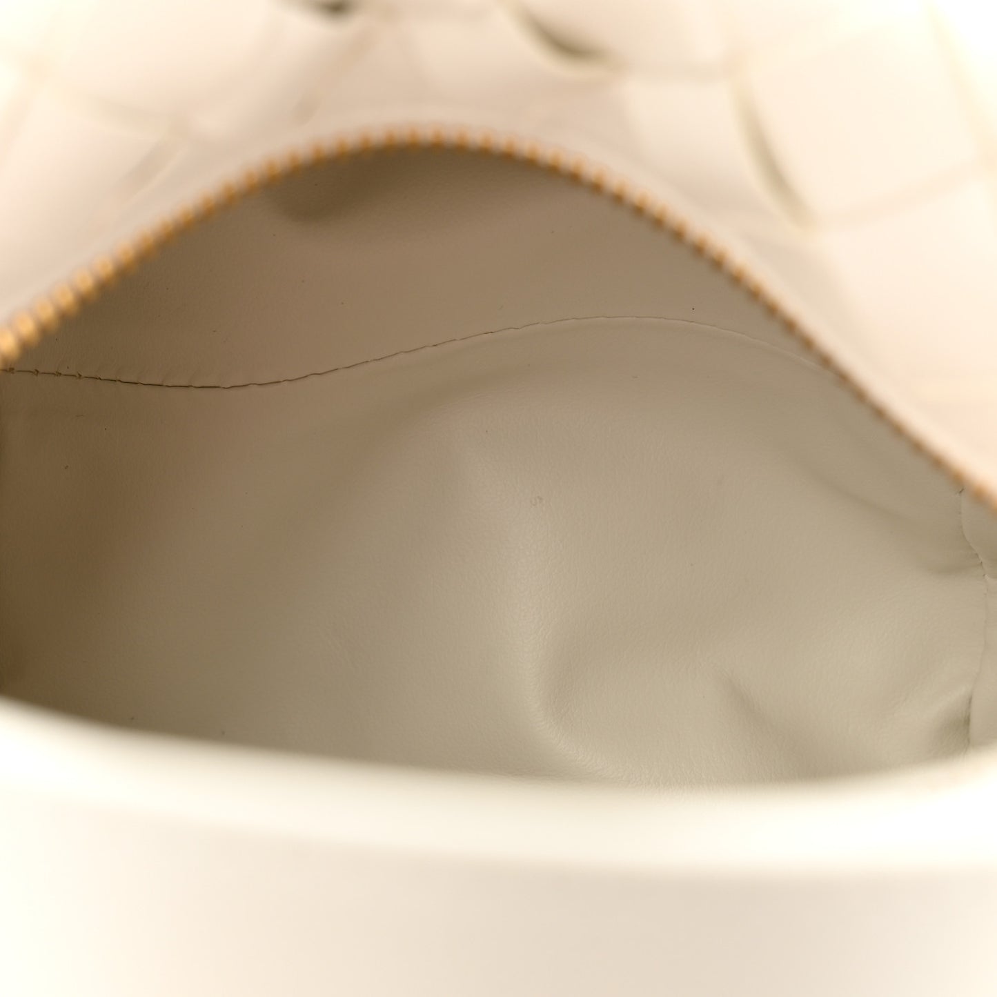 Calfskin Nappa Intrecciato Candy Wallace White