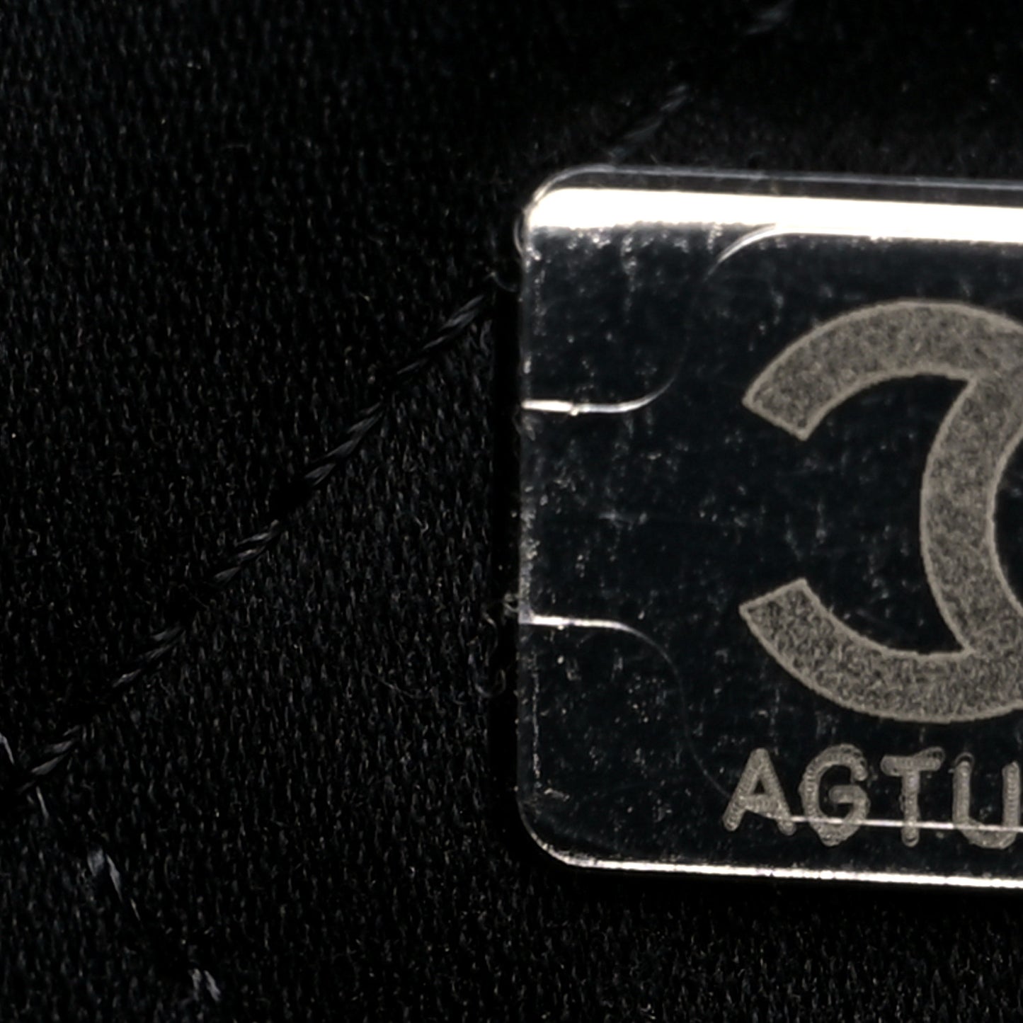 Shiny Calfskin Quilted Chanel 22 Black
