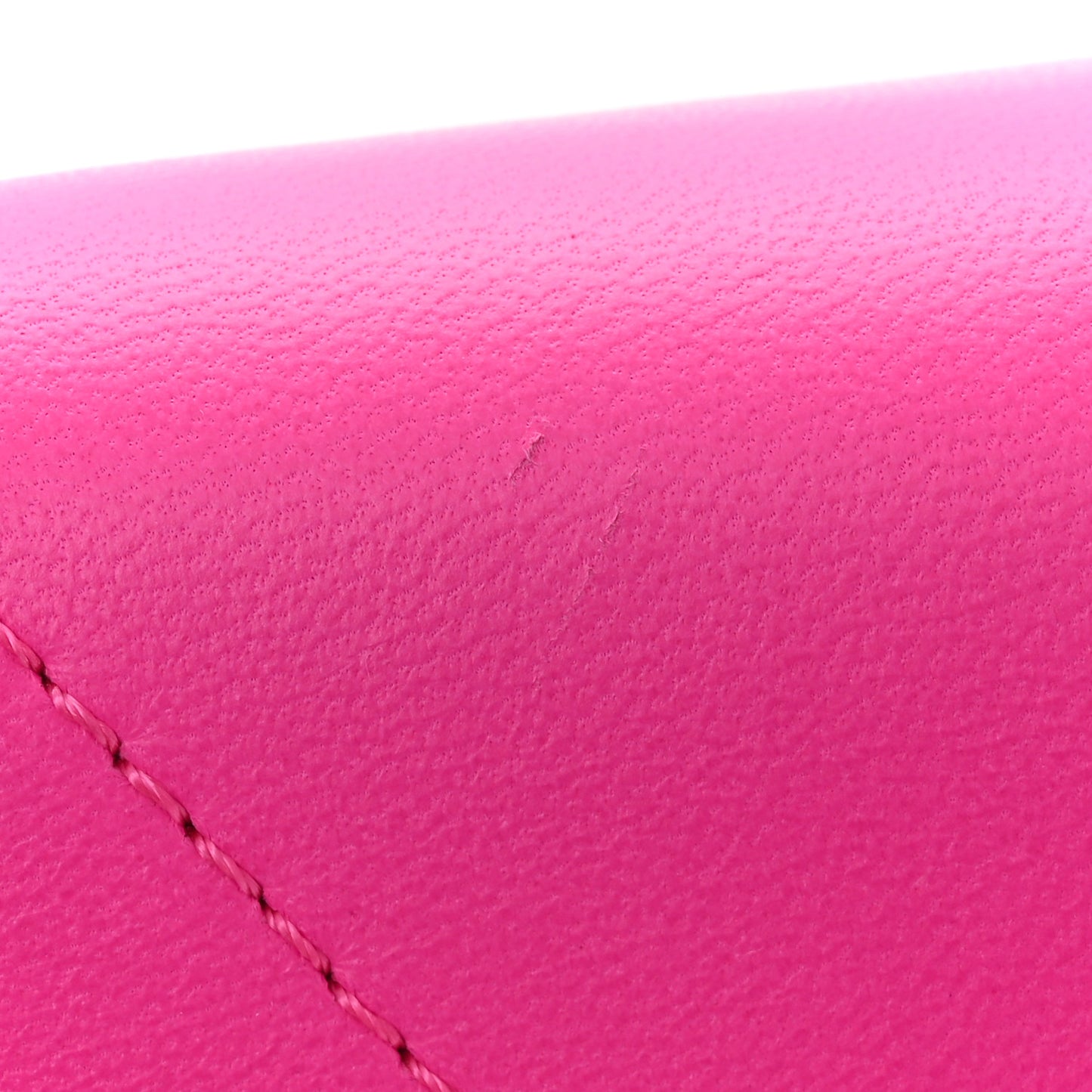 Nappa Lacquer Monochrome Roman Stud Wallet On Chain Pink PP