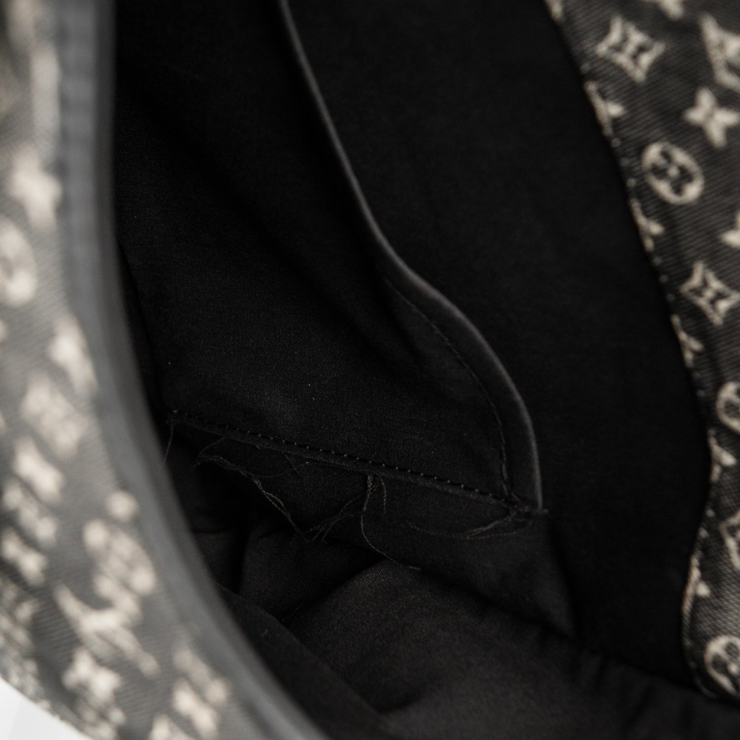 Mini Monogram Besace Mary Kate Black