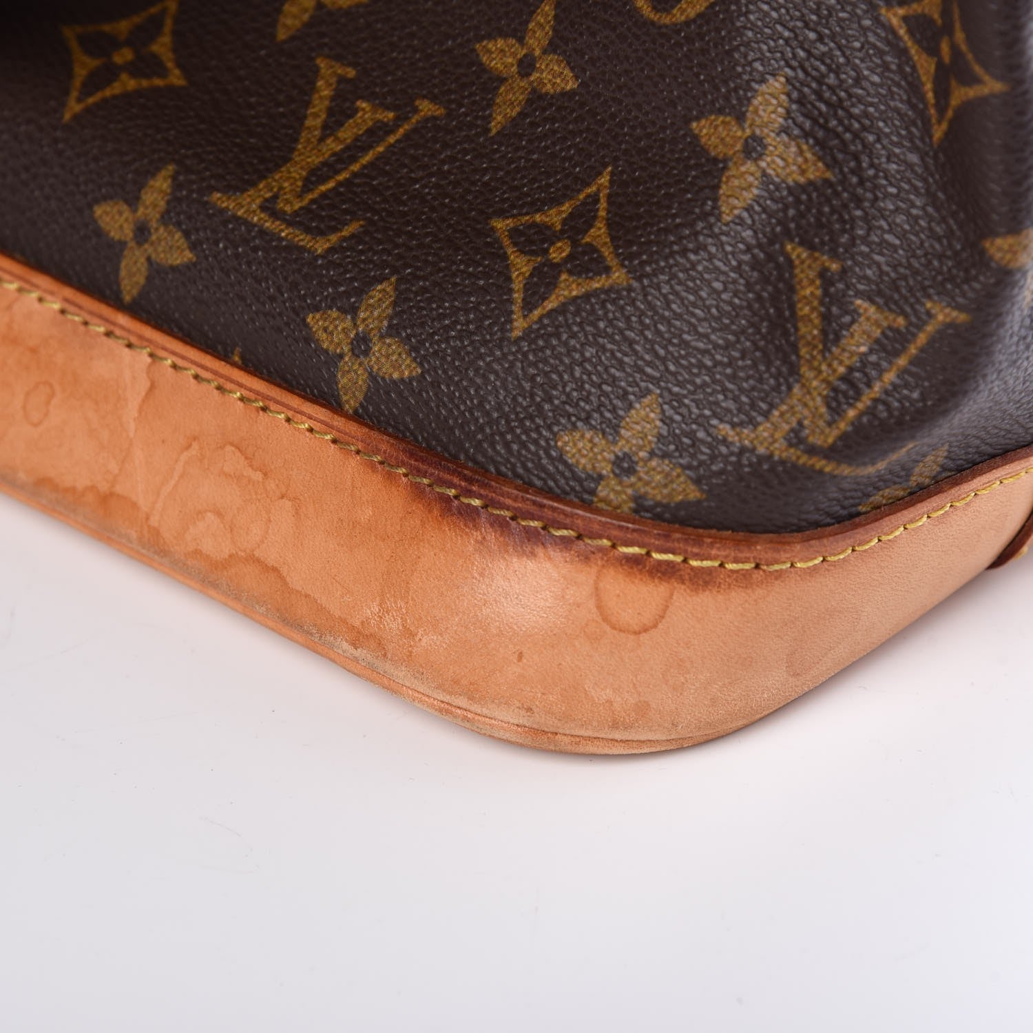 Louis Vuitton Monogram Alma PM 8 of 10