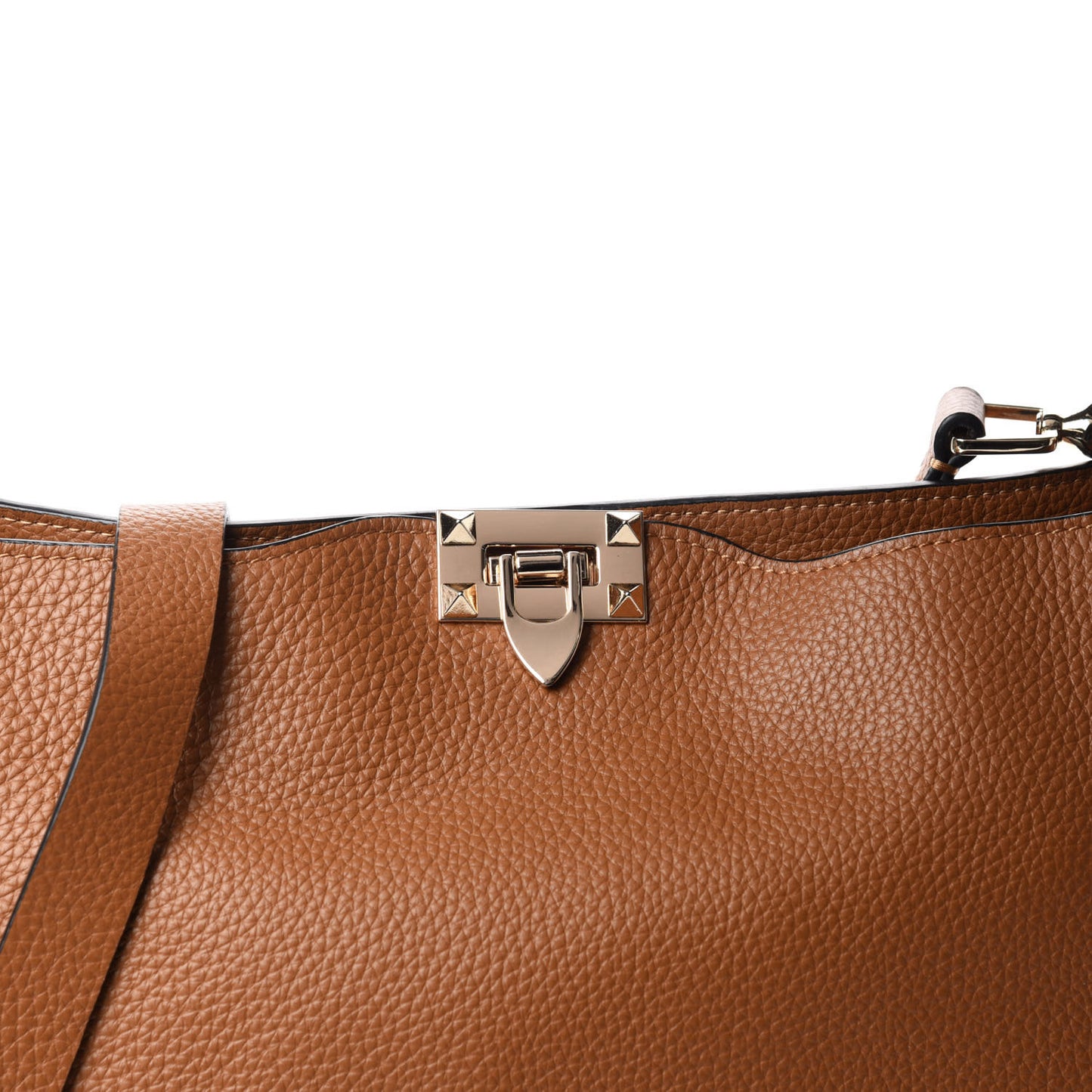 Pebbled Calfskin Large Rockstud Flip-Lock Messenger Bag Light Cuir