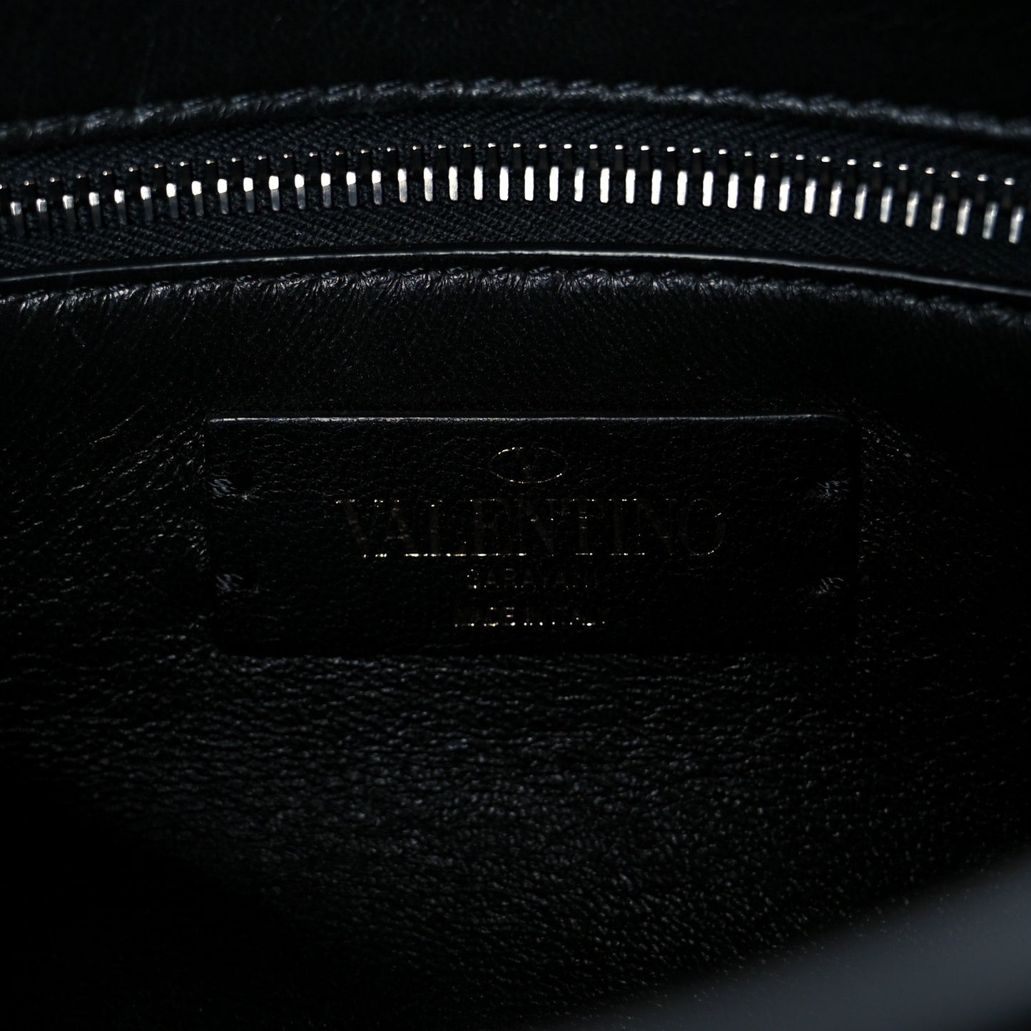 Nappa Monochrome Medium Roman Stud Shoulder Bag Black