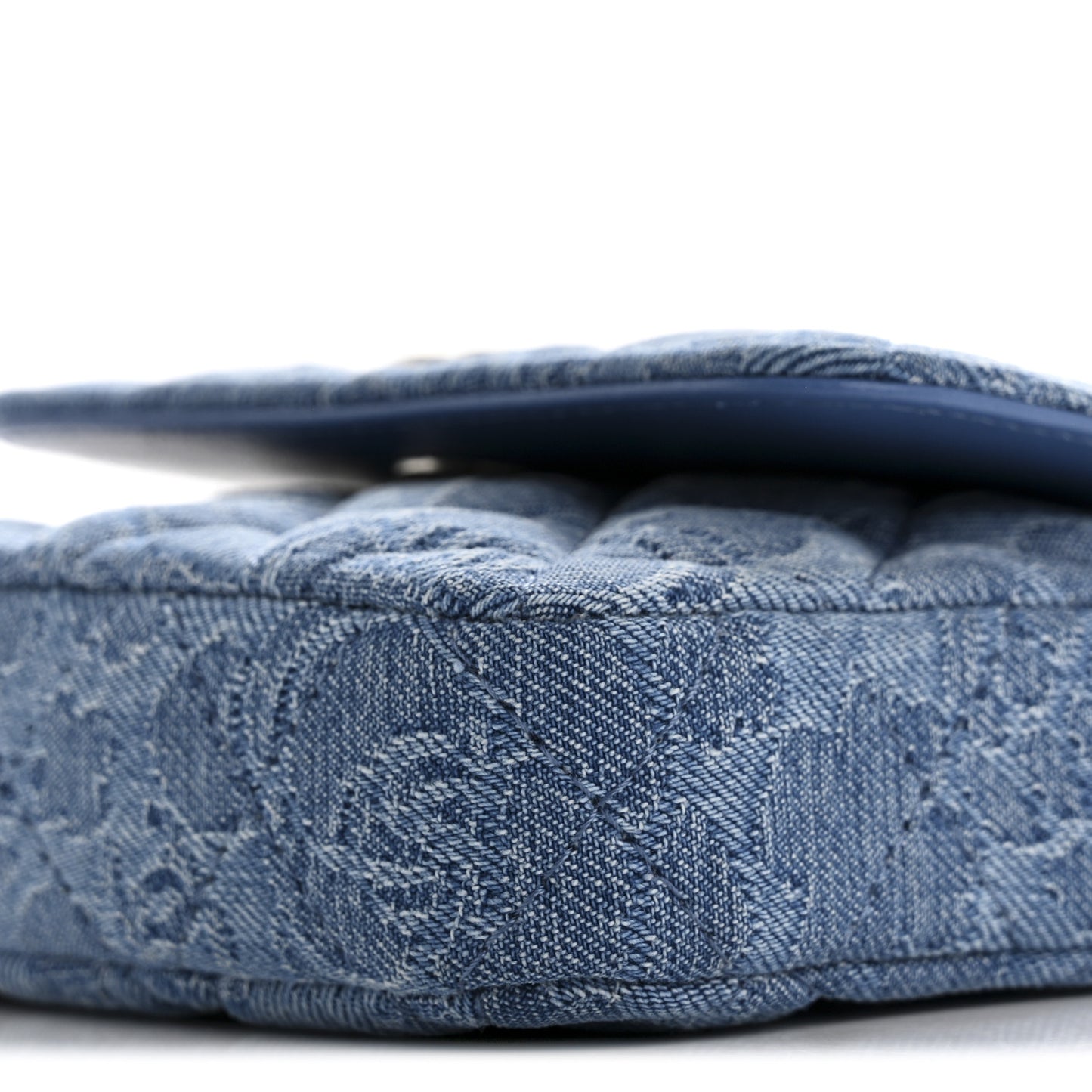 Denim Quilted Camellia Sweetheart Card Holder With Chain Blue
