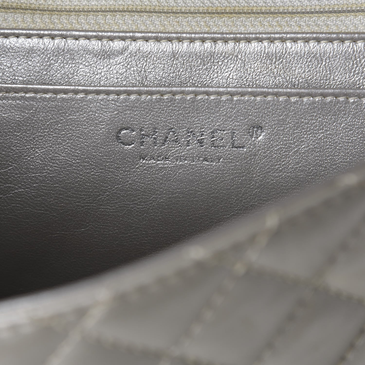 Chanel Metallic Calfskin Quilted 2.55 Reissue Clutch Silver 5 of 9