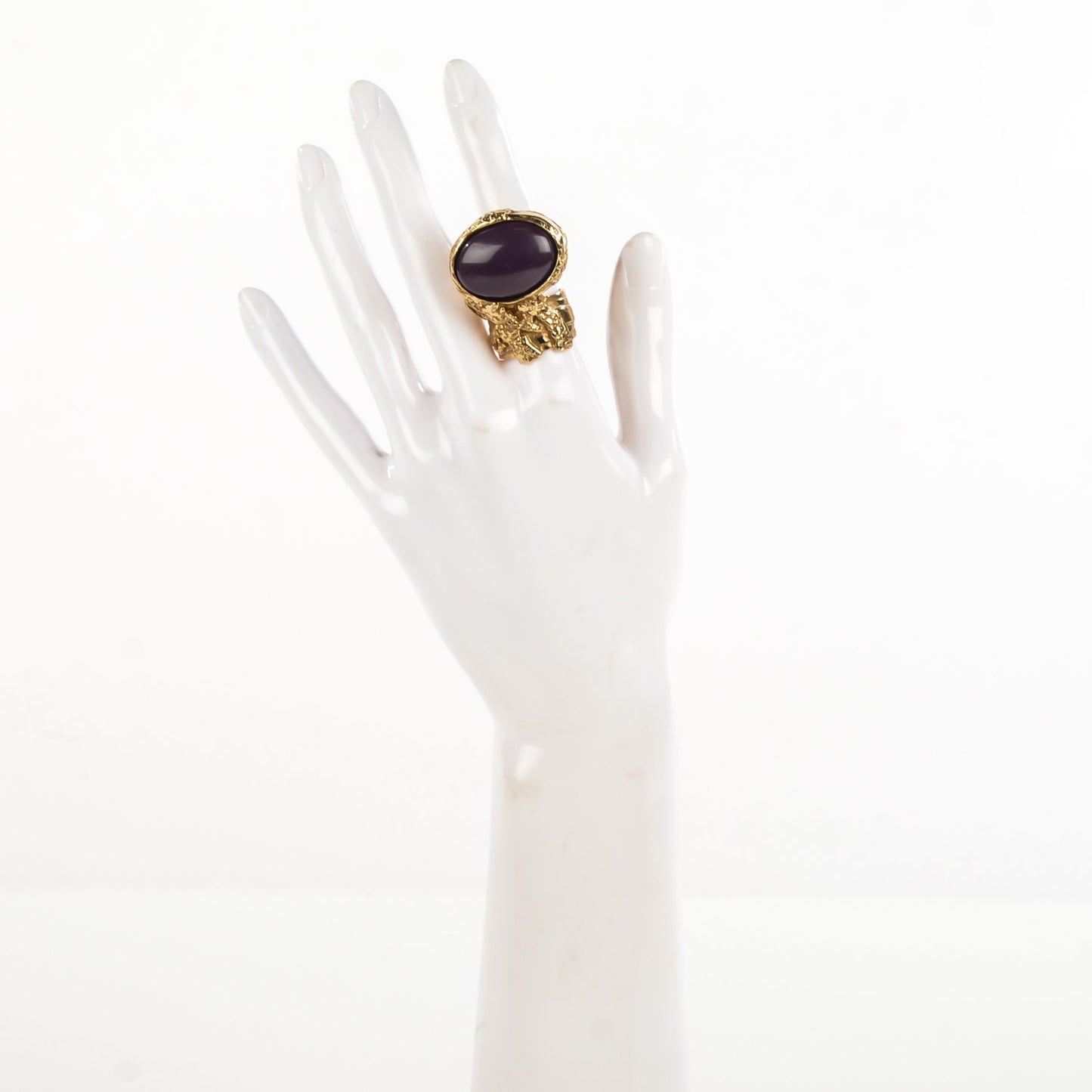 Glass Cabochon Arty Ovale Ring 8 Plum