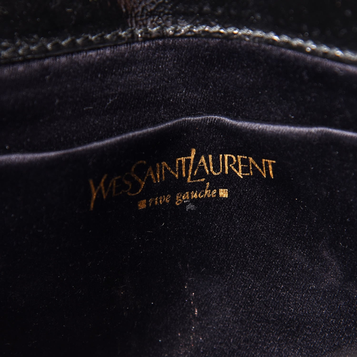Saint Laurent Textured Patent Monogram Small Belle De Jour Clutch Black 6 of 10