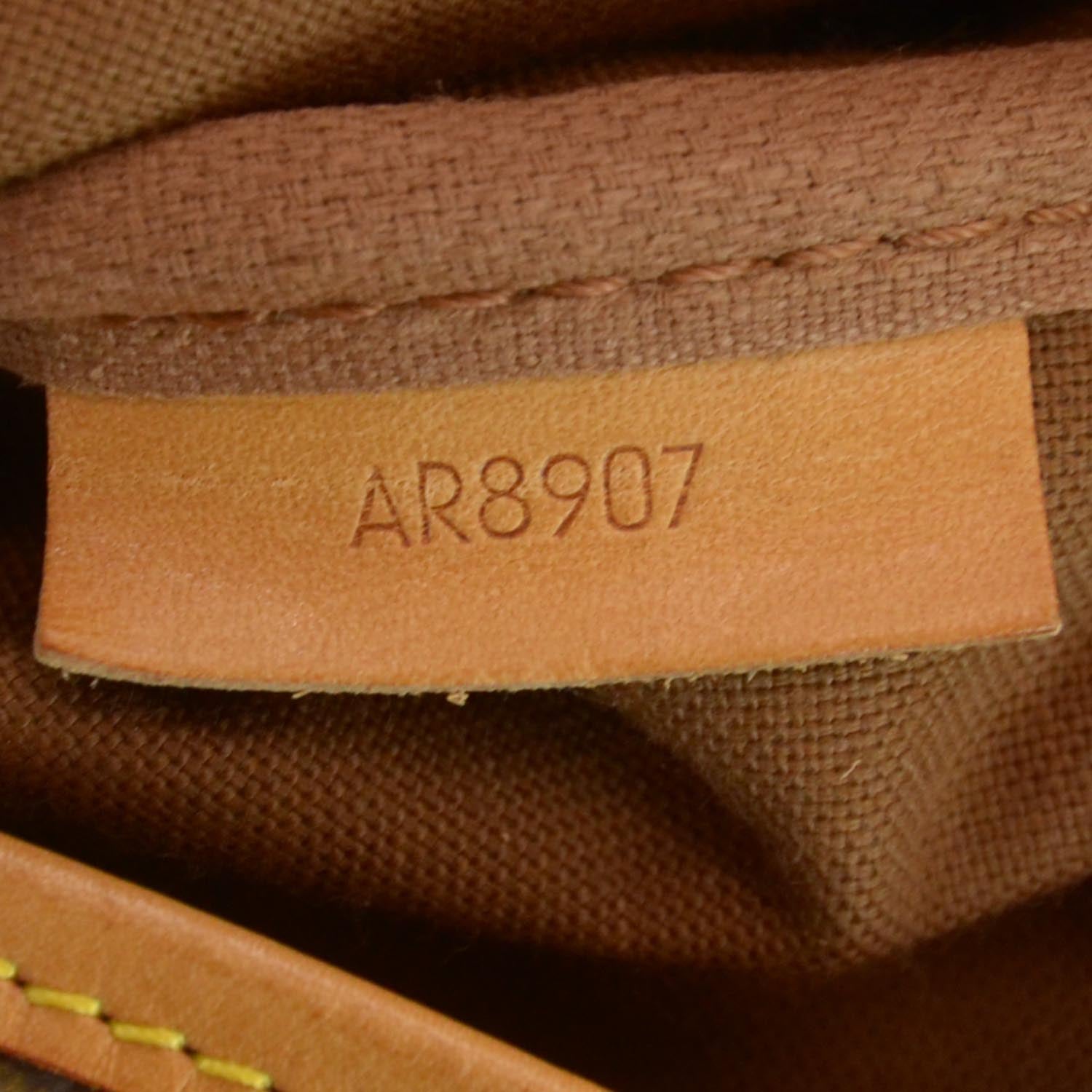 Louis Vuitton Saumur 43 GM 7 of 7