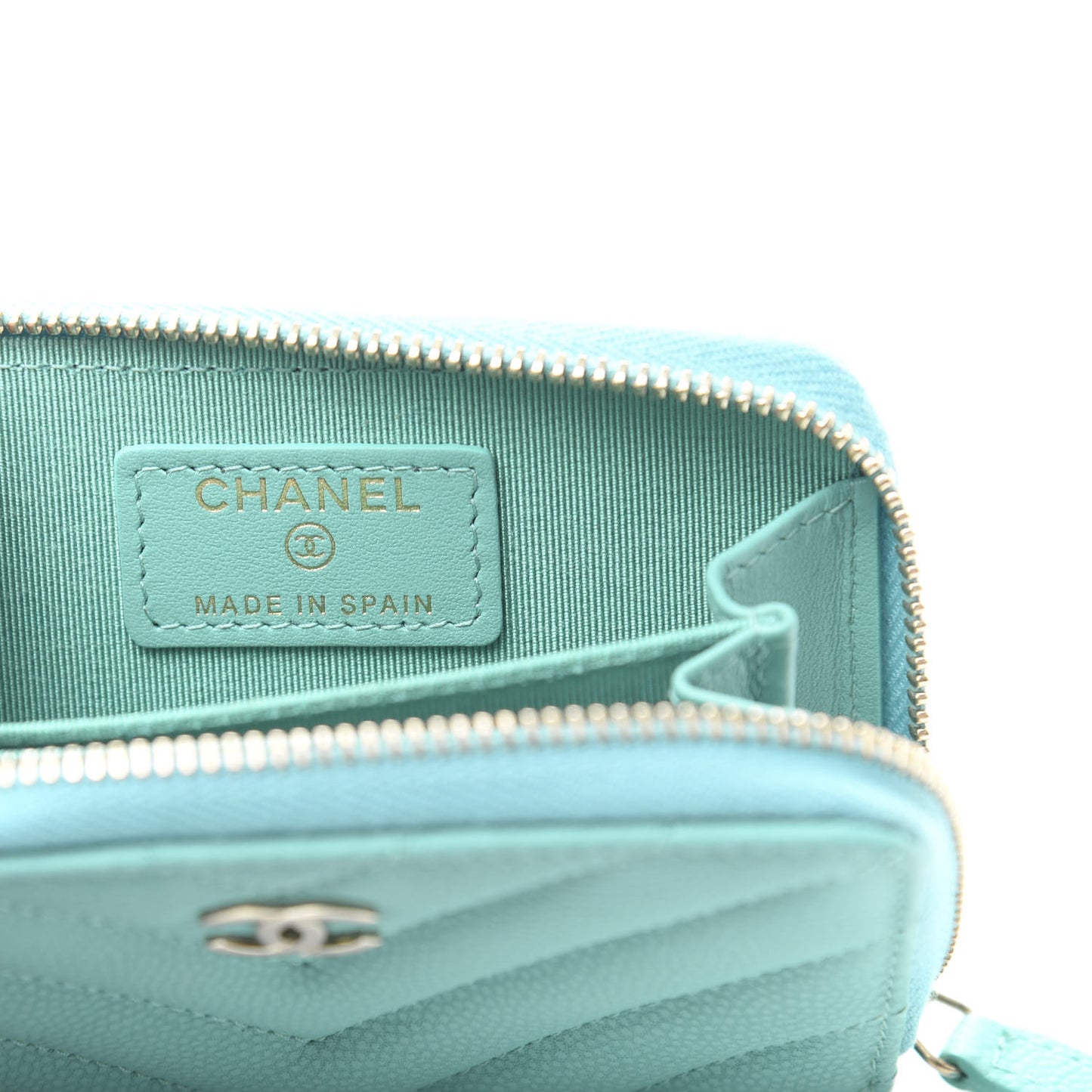 Caviar Flat Chevron Quilted Zip Coin Purse Green