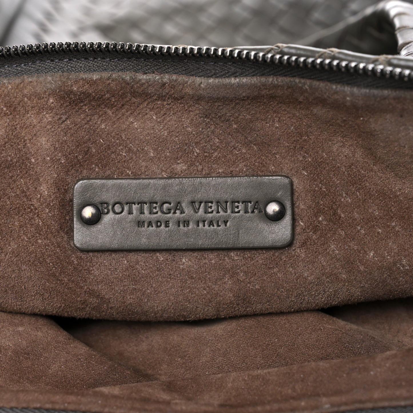 Calfskin Intrecciato Large Leggero Tote Kaki Fondente