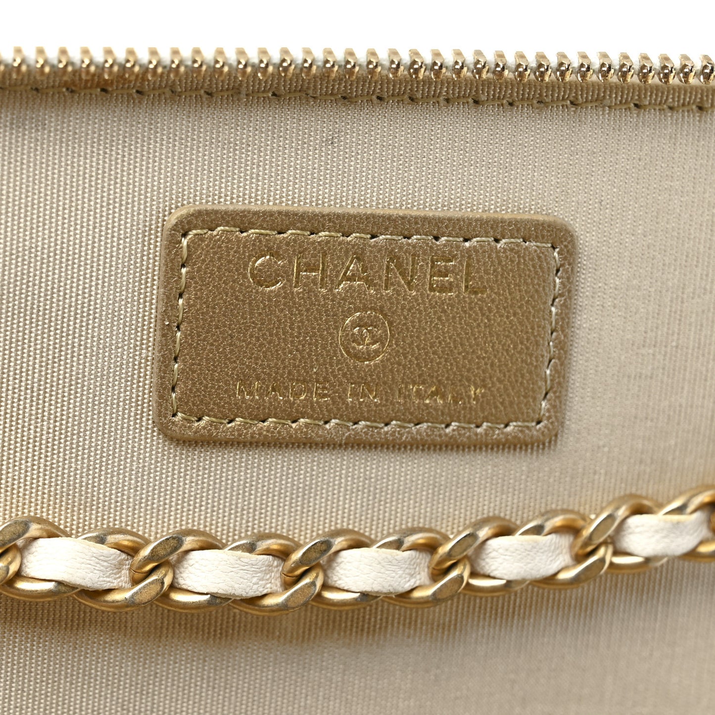 Lambskin Quilted Pearl Crush Small Vanity Case With Chain White
