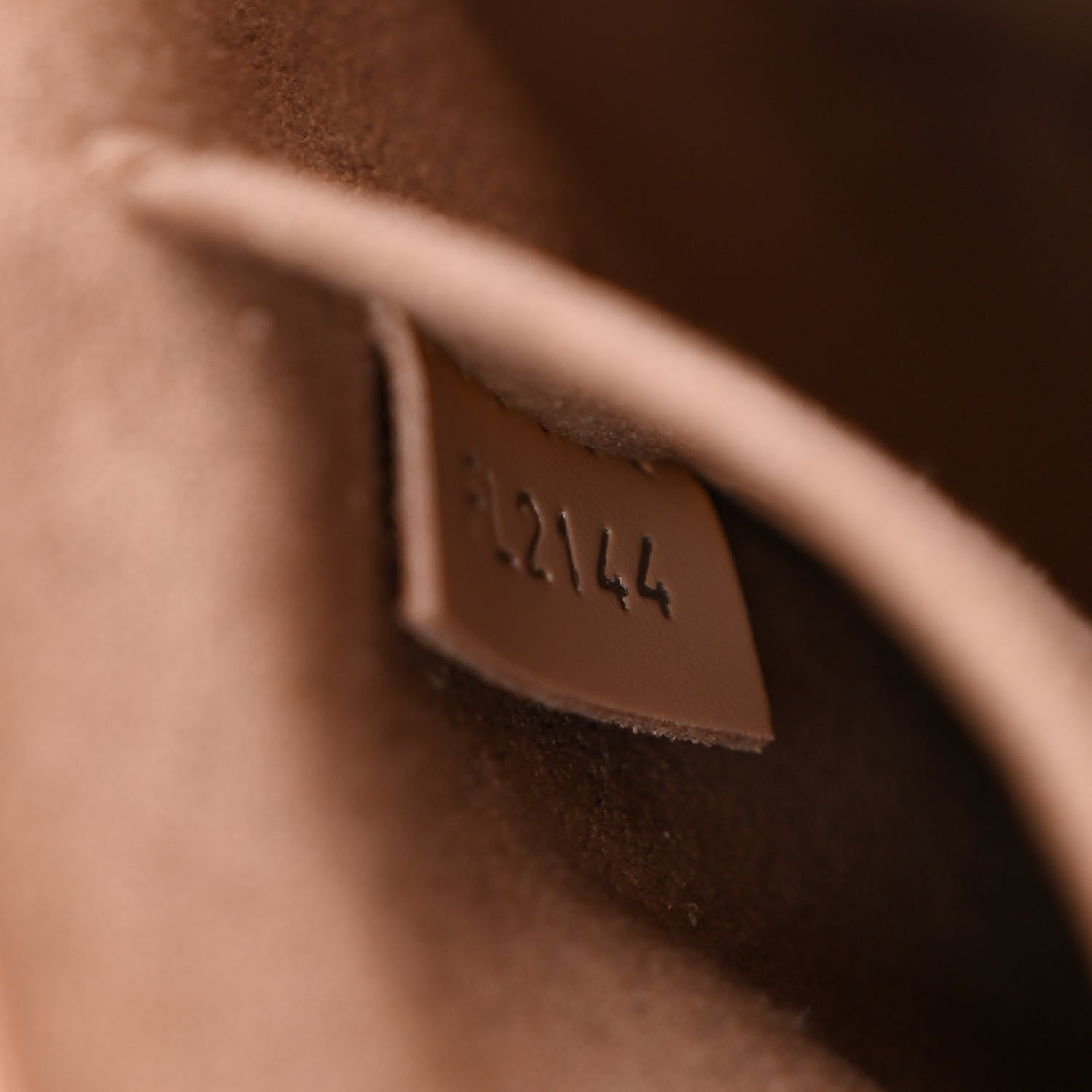 Louis Vuitton Epi Marly MM Dune 7 of 12