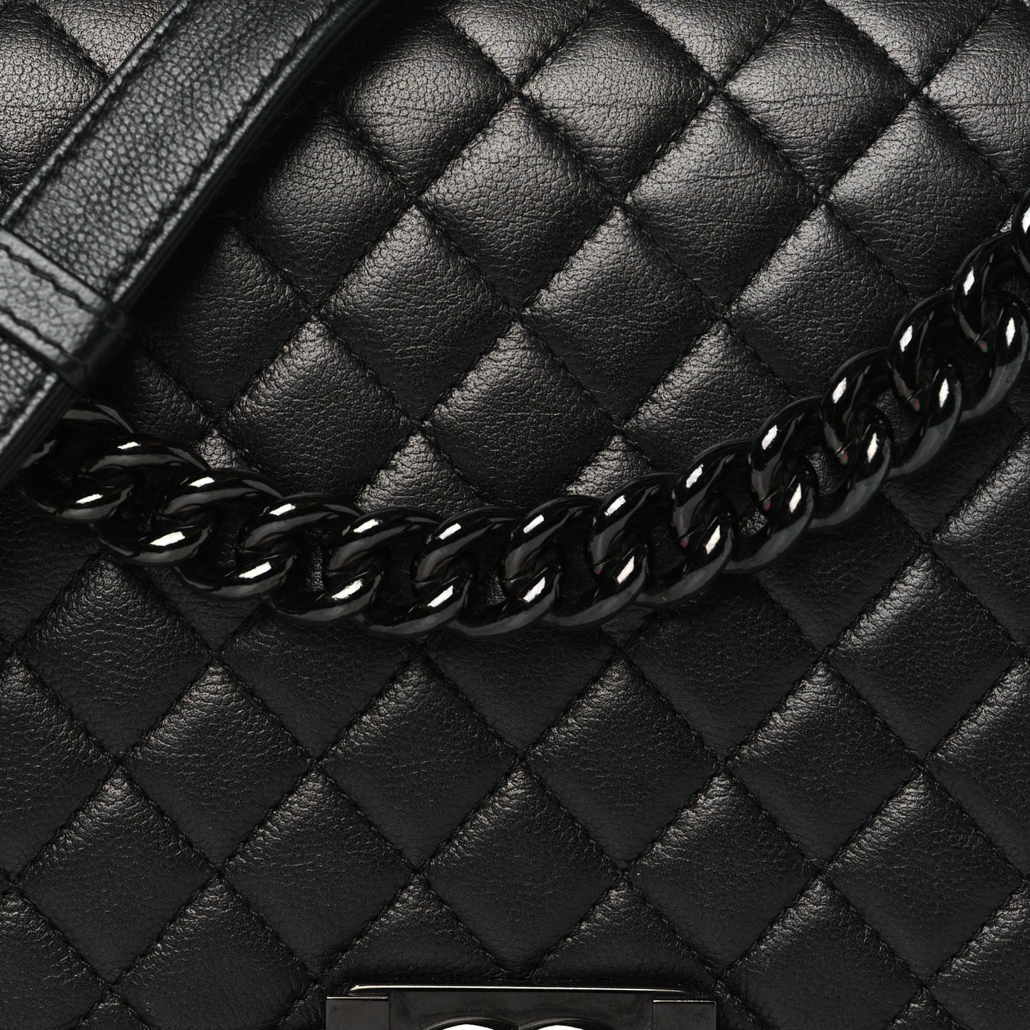 Caviar Quilted New Medium Boy Flap So Black